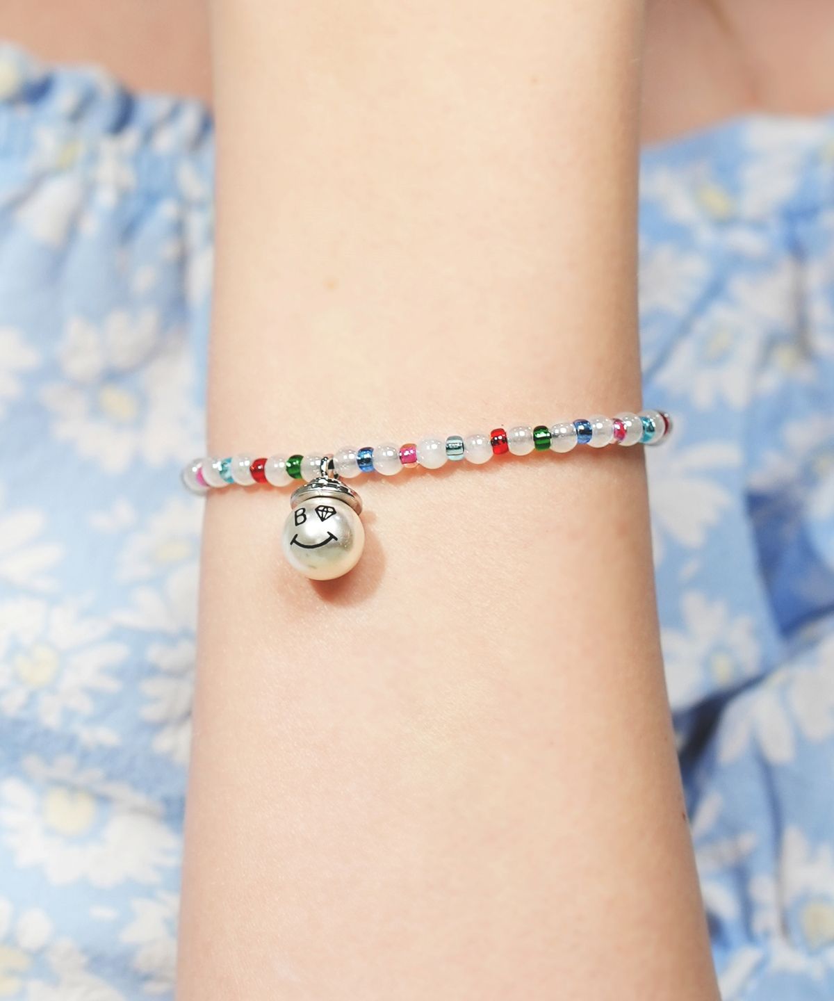 봉보(BONBEAU) Smile pearl pendant color beads Bracelet 스마일 진주 팬던트 컬러 비즈 팔찌