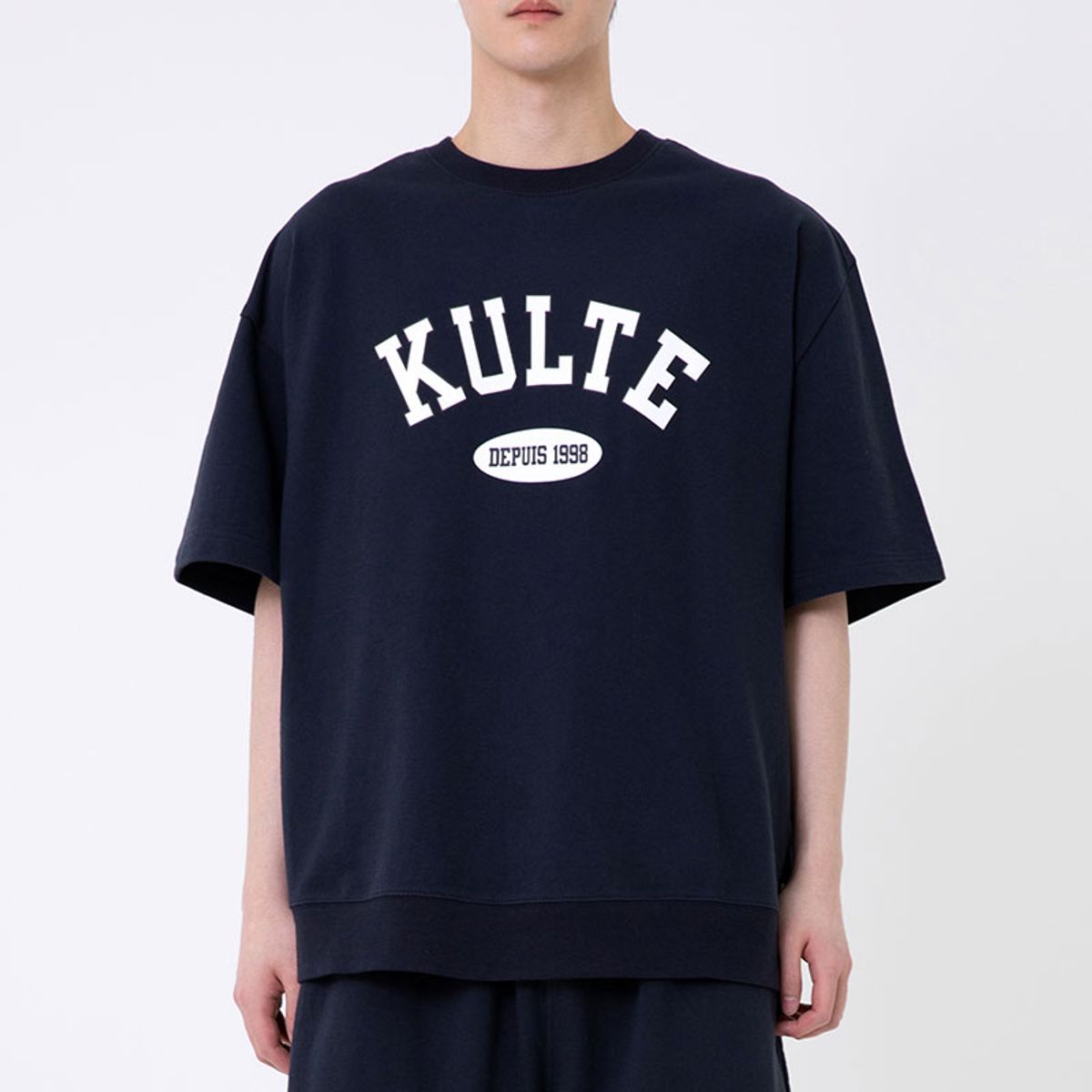 쿨트(KULTE) KULTE ARCH SHORT SLEEVE CREWNECK 네이비