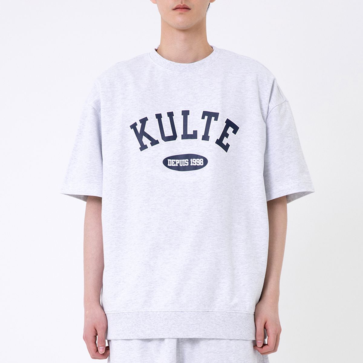 쿨트(KULTE) KULTE ARCH SHORT SLEEVE CREWNECK 라이트멜란지그레이