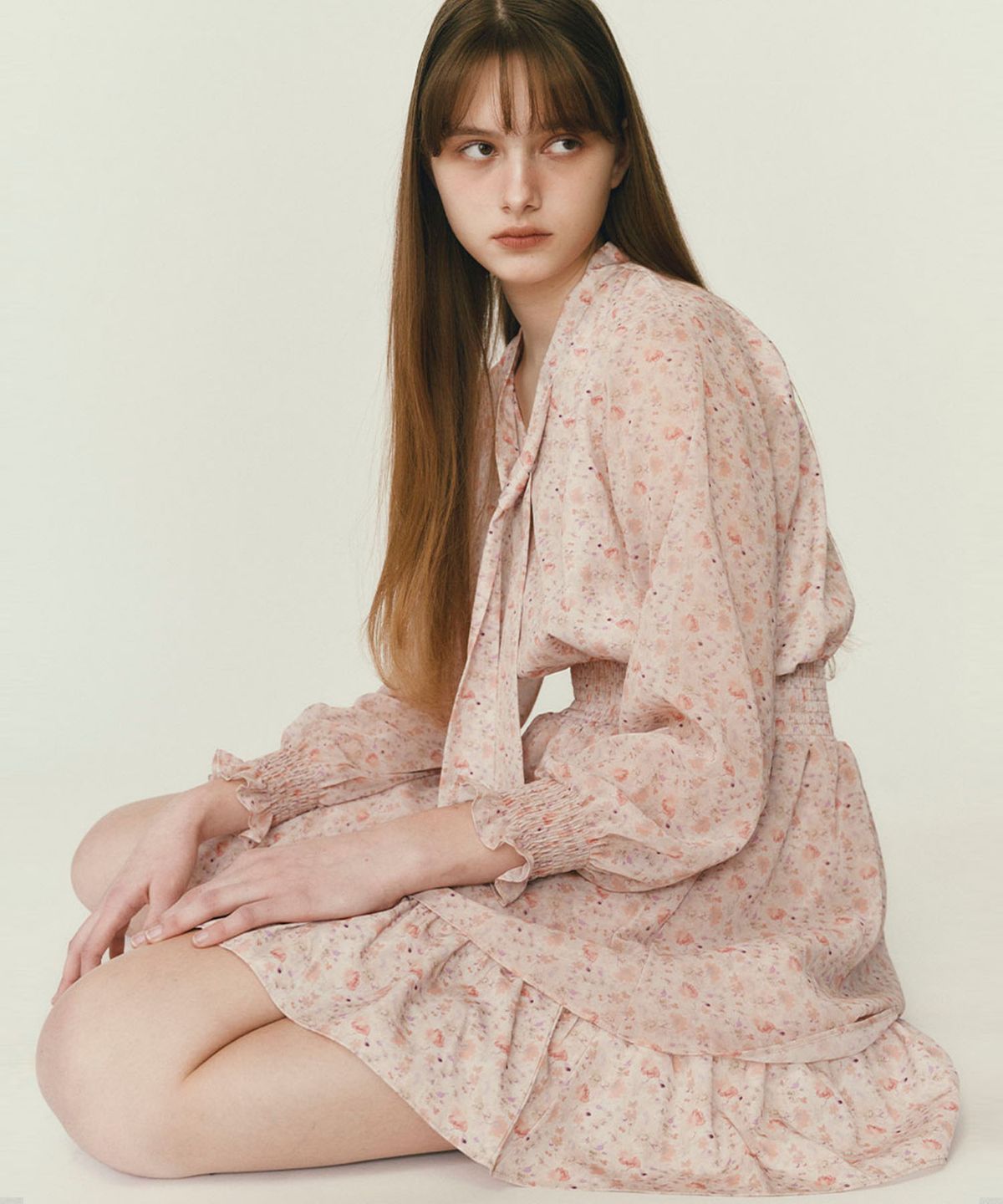 쏘이르(SO IR) RIBBON TIED SHEER DRESS - PEACH