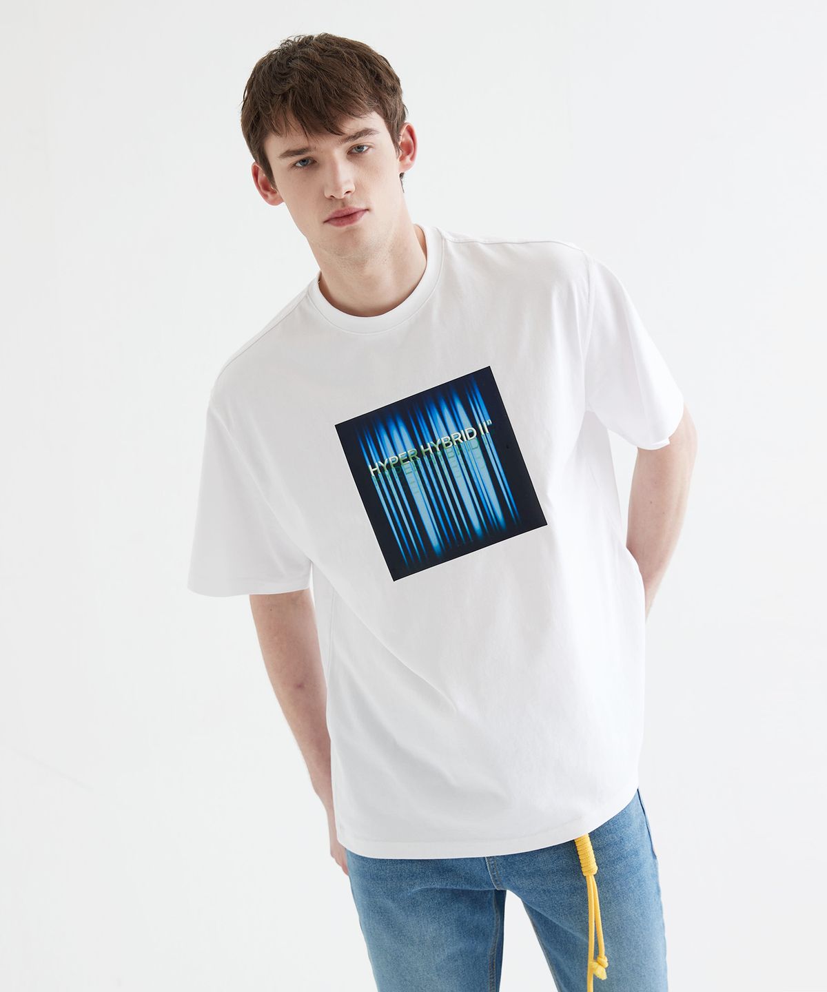 하이투(HYIIⁿ) [UNISEX] 엘이디 로고 프린트 티셔츠 화이트