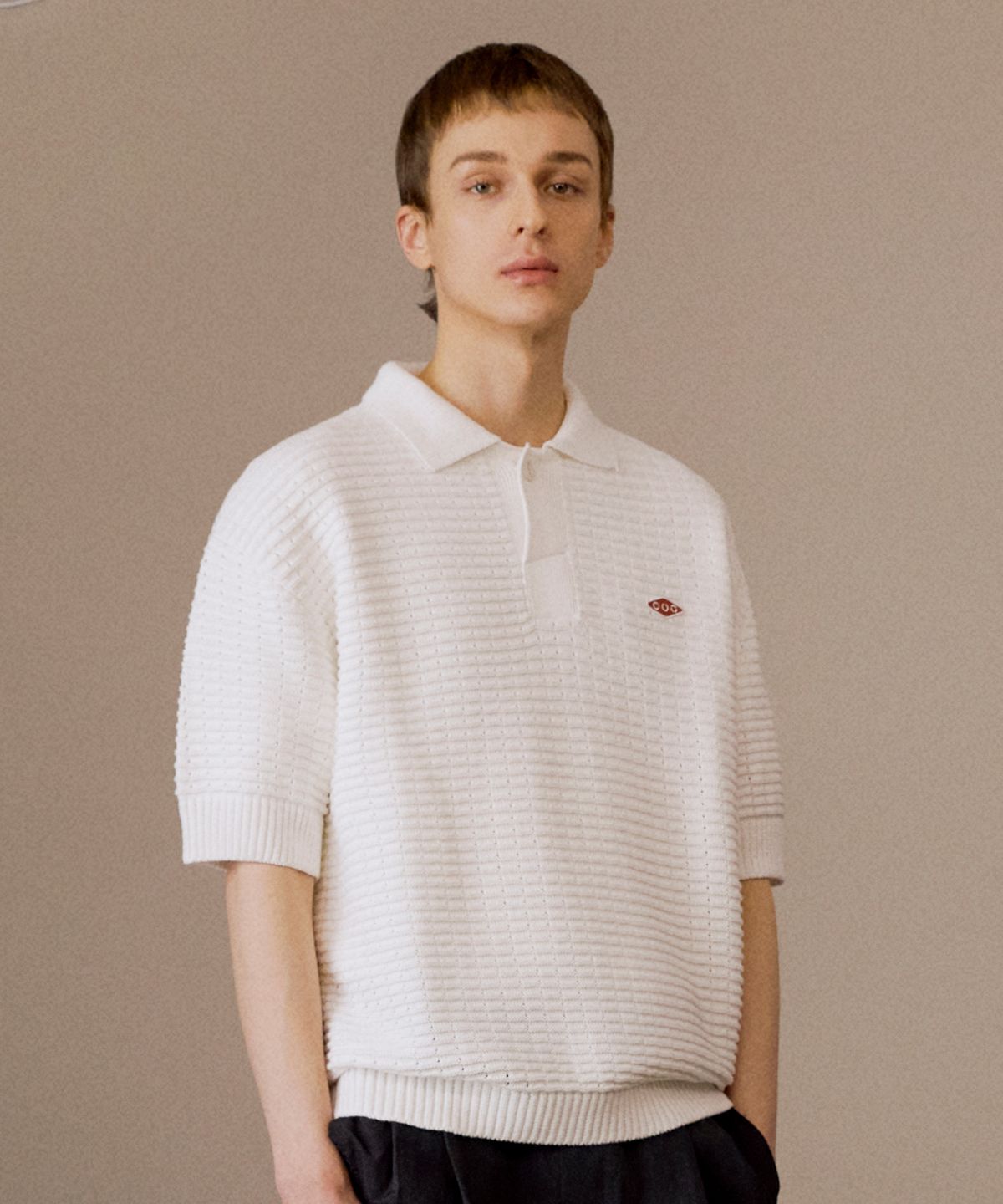 디써티원(DTHIRTYONE) WAPPEN PUNCHING COLLAR SWEATER_CREAM