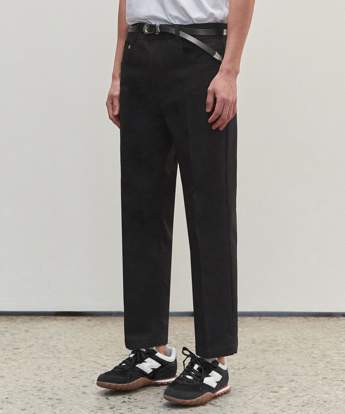 데케트(DECET) Dawn Cropped Tapered Jeans DCPT001Black