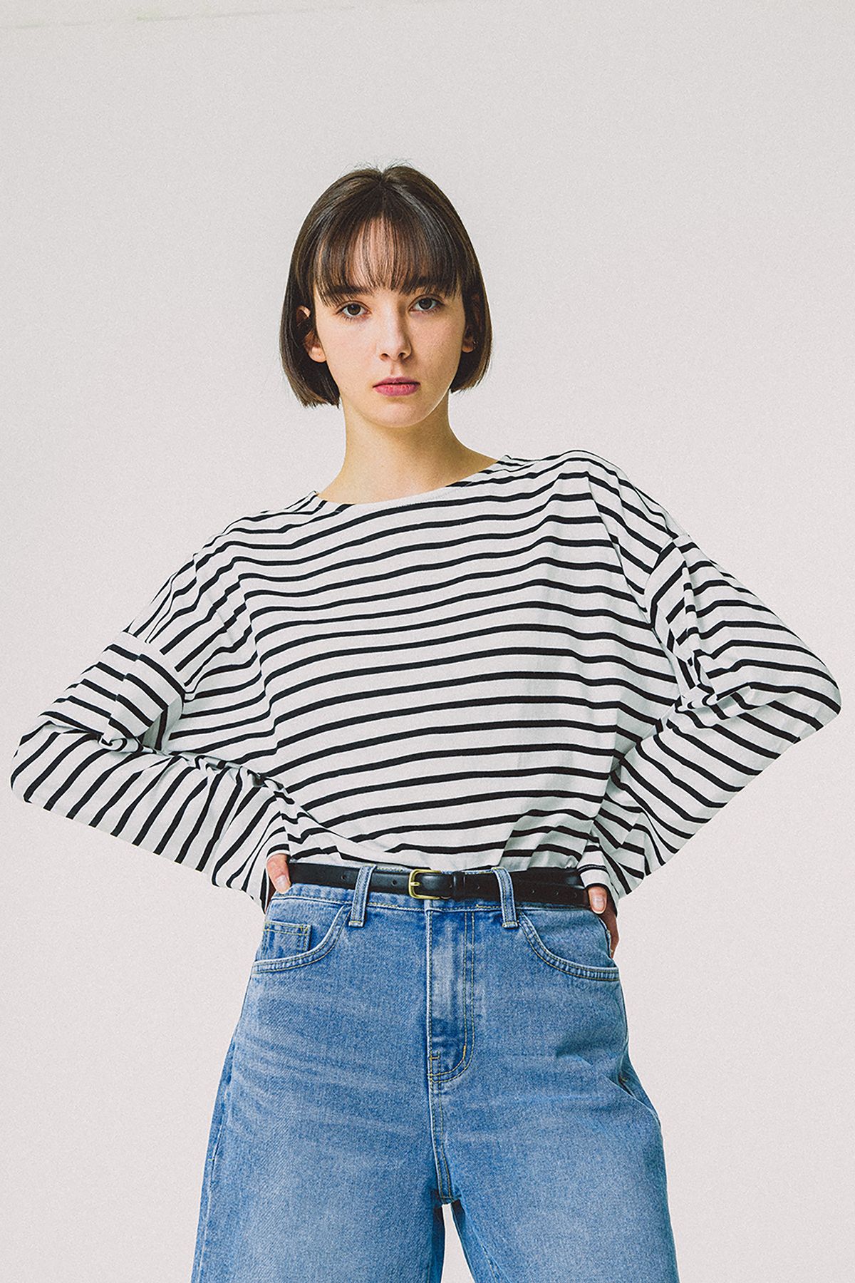 매든(MADN) 우먼즈 스트라이프 긴팔티(화이트)