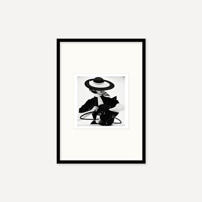 어빙 펜 Black and White Fashion with Handbag, 1950 (액자 포함)