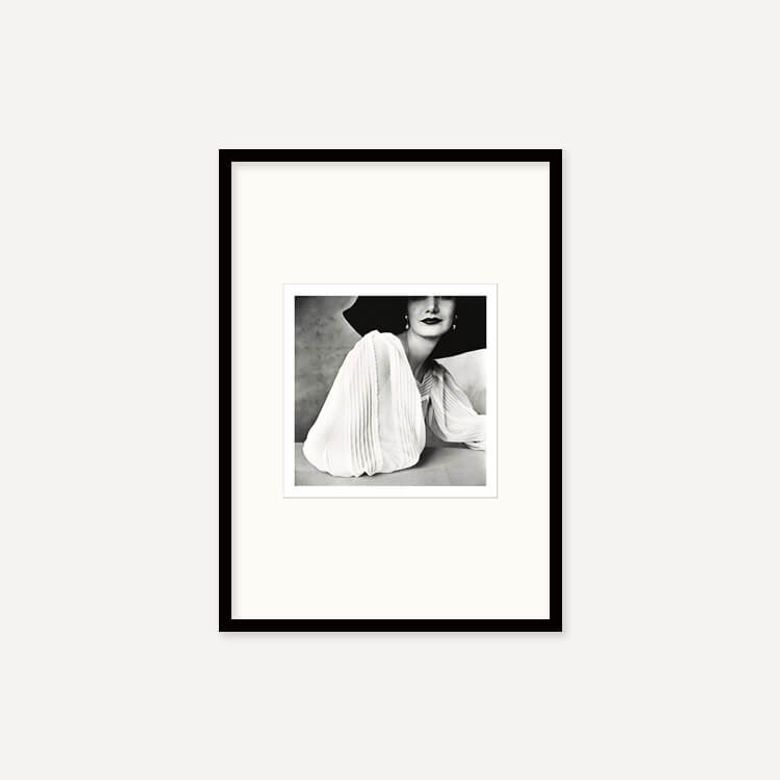 어빙 펜 Large Sleeve (Sunny Harnett), 1951 (액자 포함)