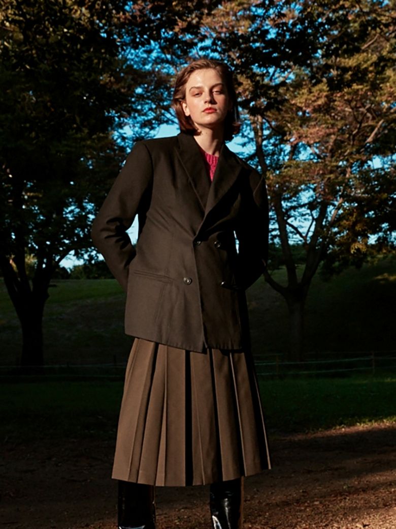 PEAKED LAPEL DOUBLE JACKET_STRONG BLACK