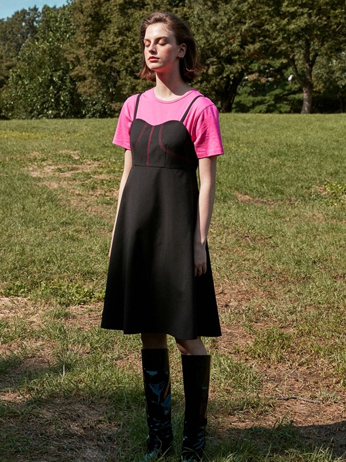 셀리테일즈(CELITAILS) STITCH POINTED SLEEVELESS DRESS_STRONG BLACK