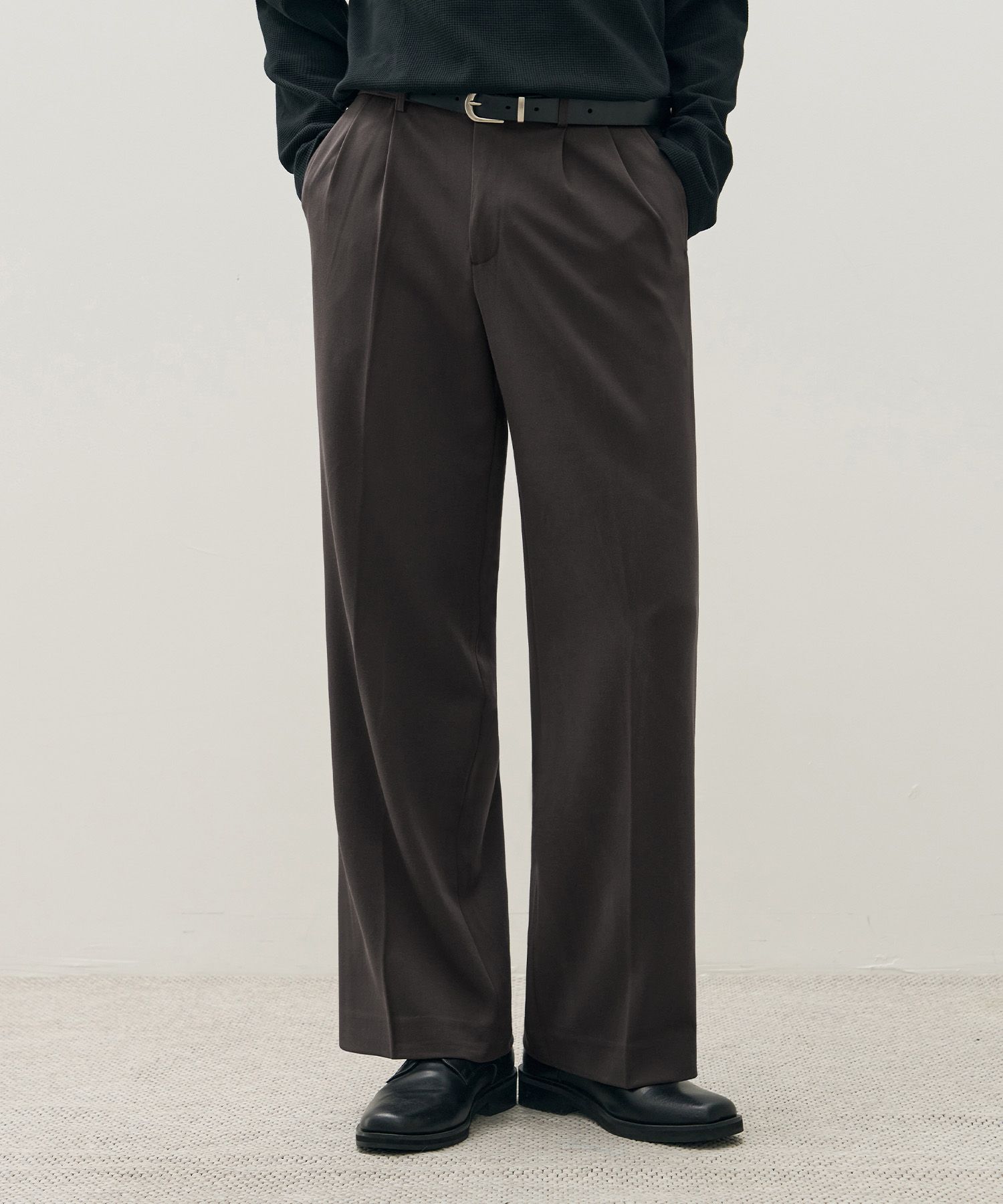 MUSINSA公式 | DRAW FIT ツーピンタックバンディングワイドスラックス