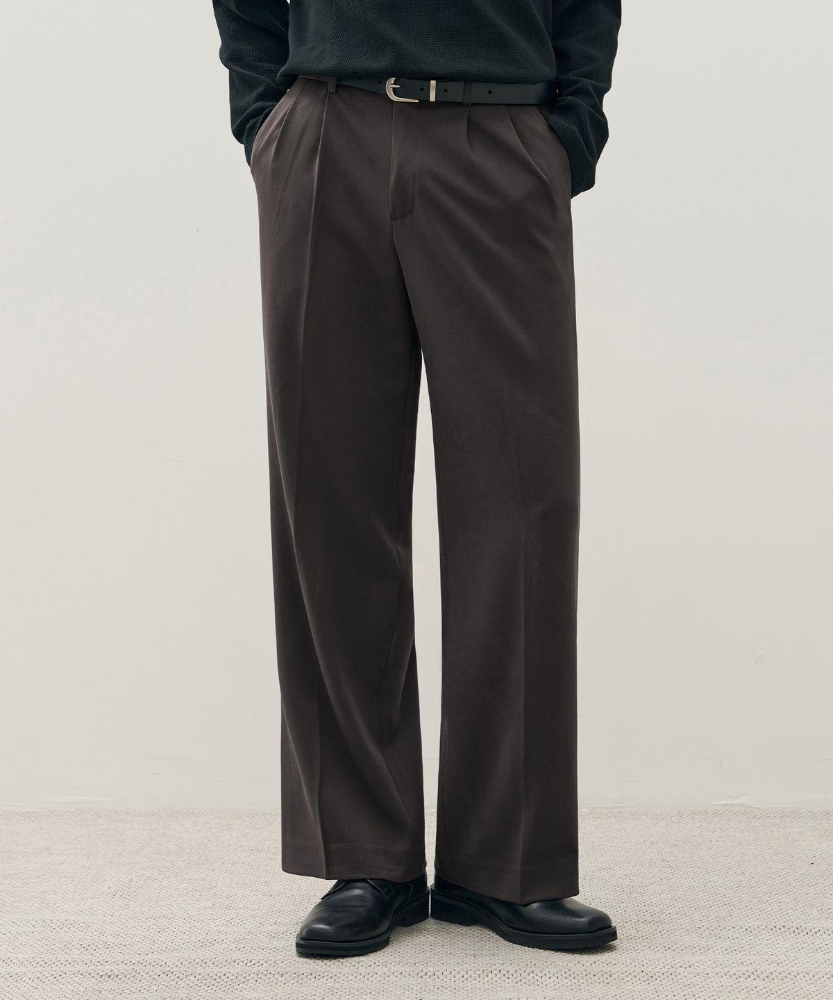 드로우핏(DRAW FIT) 투턱 밴딩 와이드 슬랙스 [DARK BROWN]