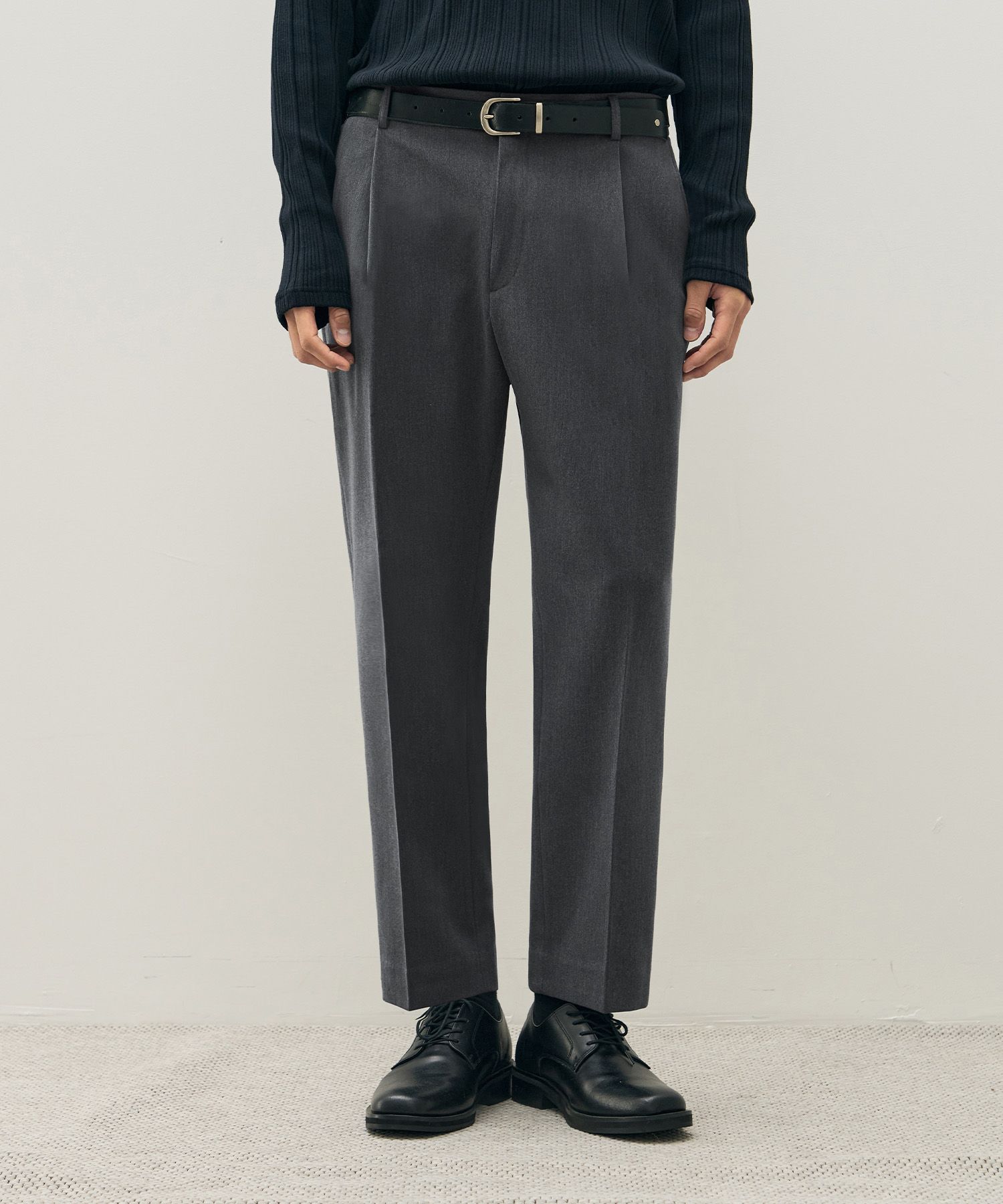 MUSINSA | DRAW FIT One-Tuck Banding Tapered Slacks [GREY]