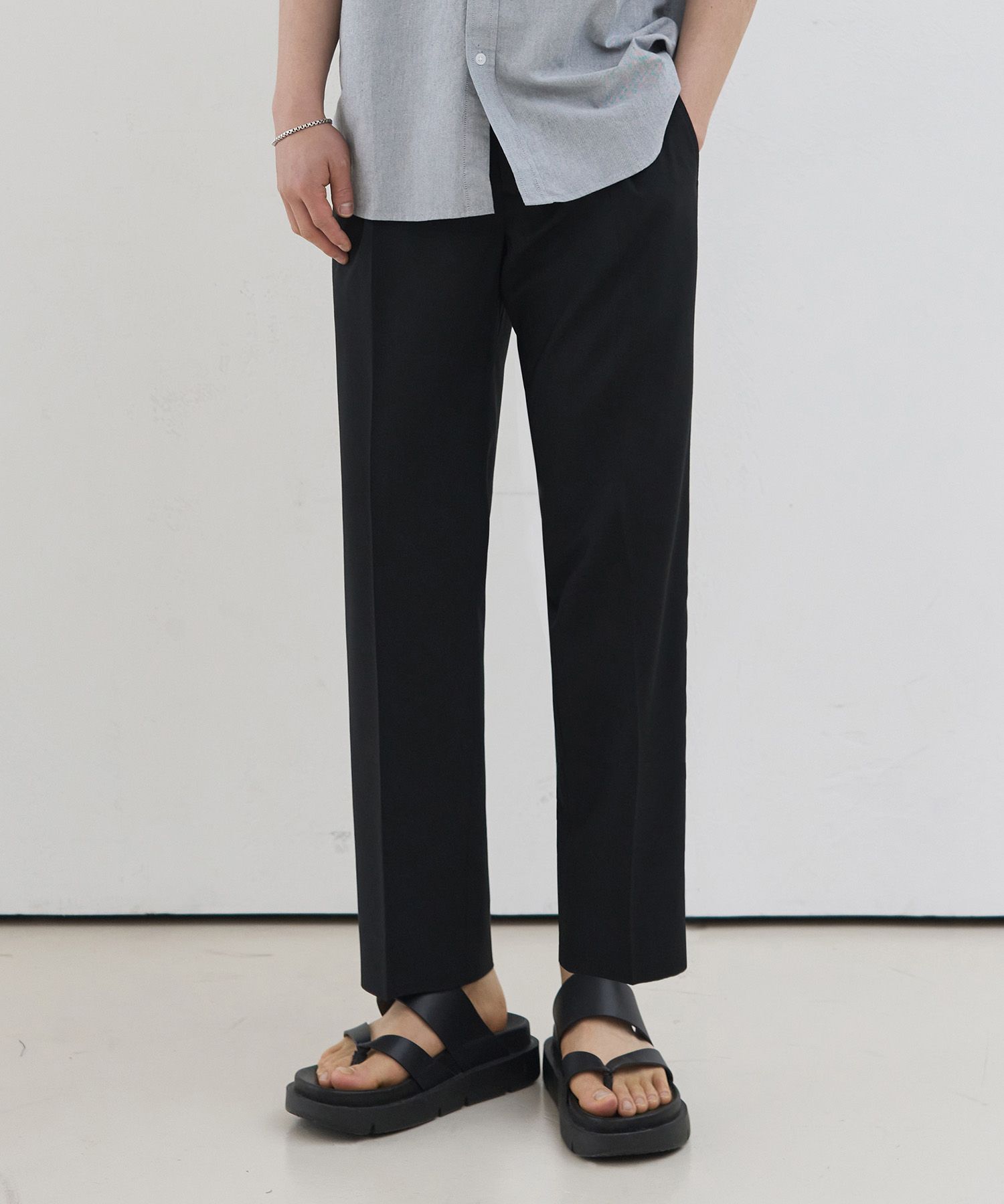 MUSINSA | DRAW FIT One-Tuck Banding Cool Linen Tapered Slacks [BLACK]