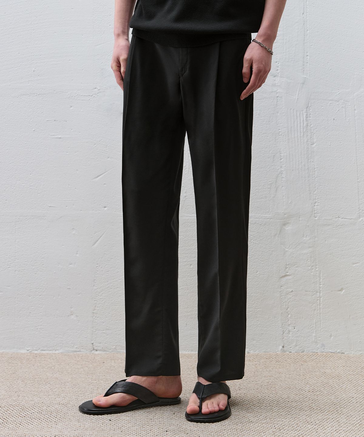 드로우핏(DRAW FIT) 원턱 밴딩 린넨 테이퍼드 슬랙스 [BLACK]