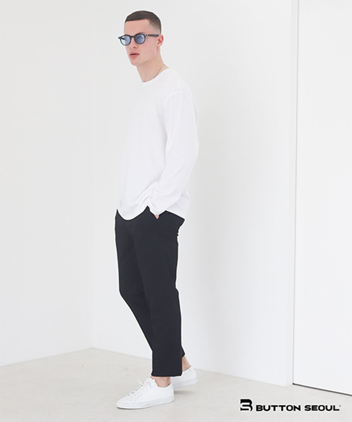 버튼서울(BUTTON SEOUL) 베이직 무지 긴팔 티셔츠 (White)