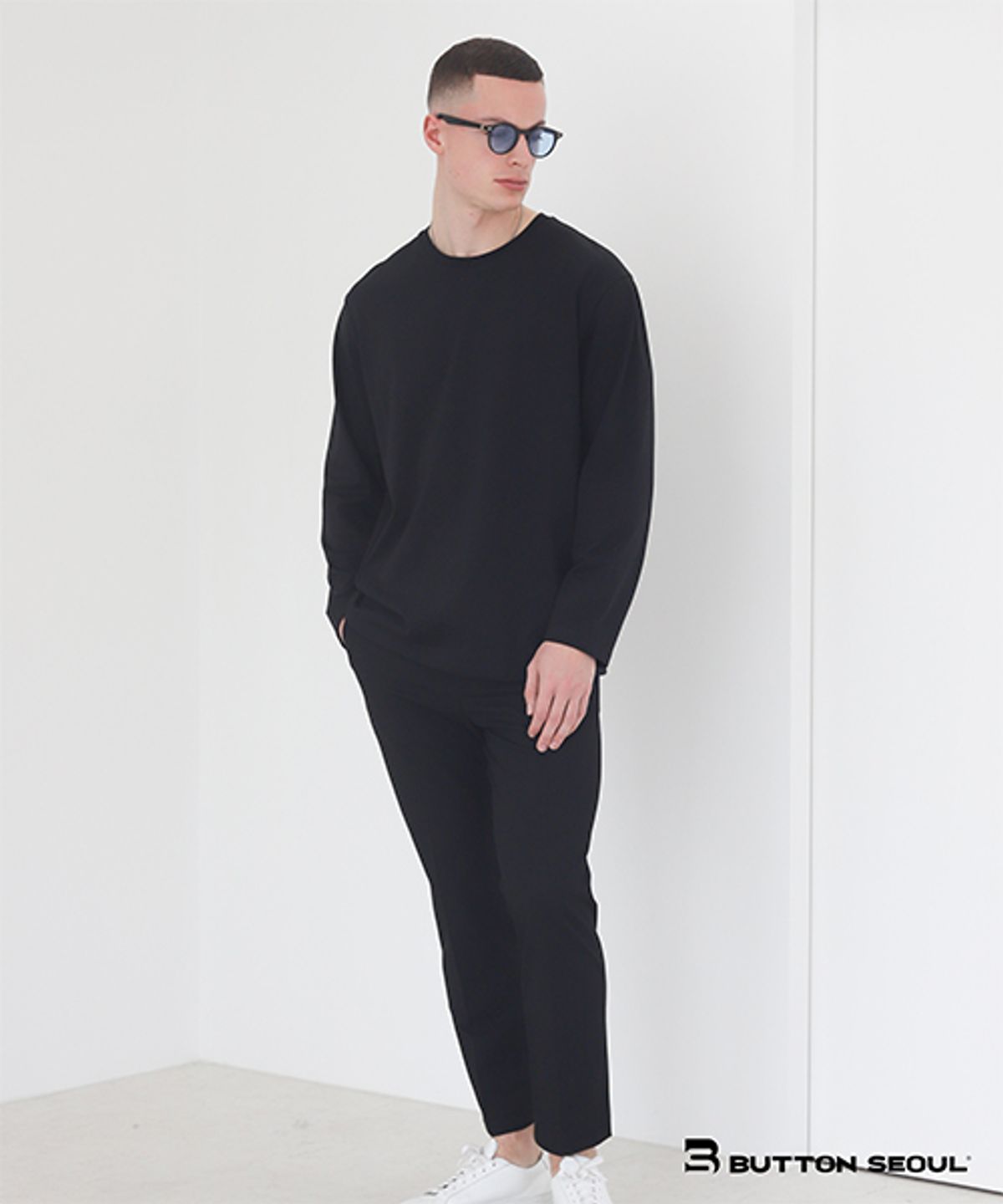 버튼서울(BUTTON SEOUL) 베이직 무지 긴팔 티셔츠 (Black)