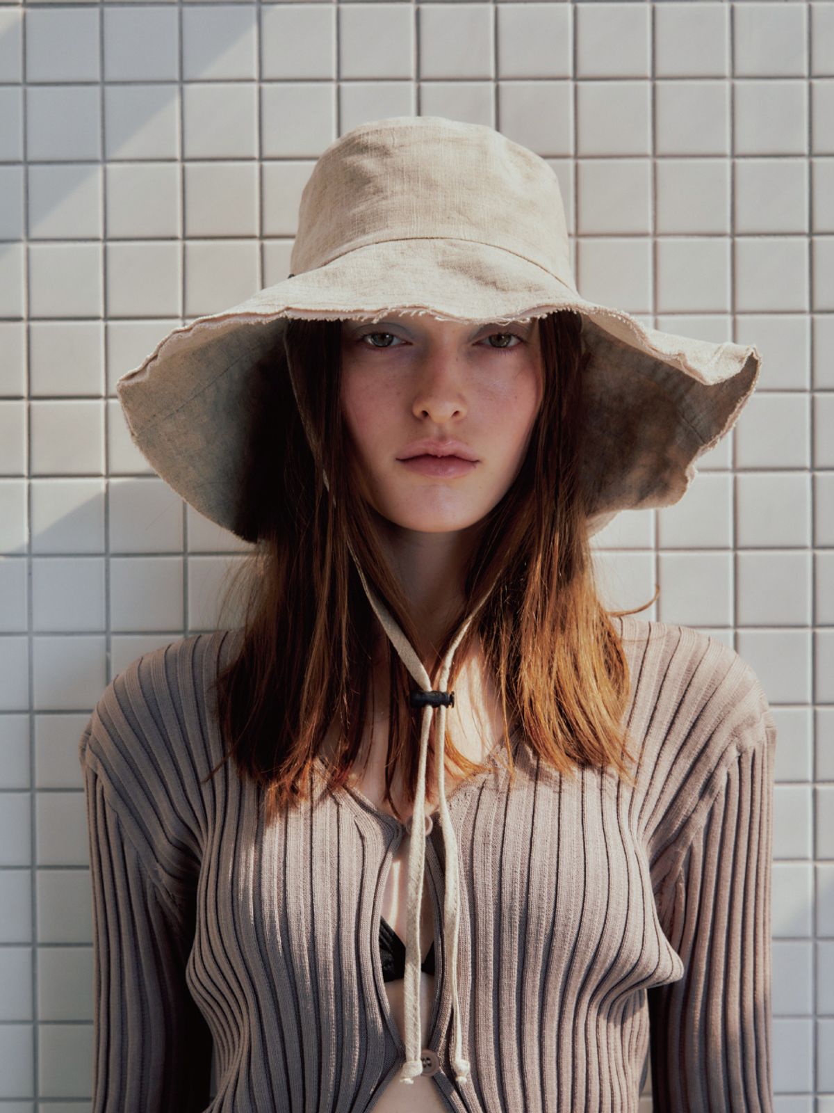 포에지담(POESIEDAME) LINEN WIDE BUCKET HAT IN OATMEAL