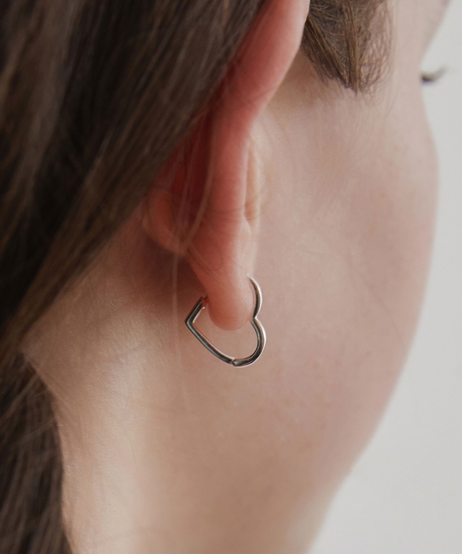 イヤリング TATIANA Silver 925 Love It Hoop Earrings EC1981 MUSINSA公式 | TATIANA (Silver 925) Love It Hoop Earrings EC1981
