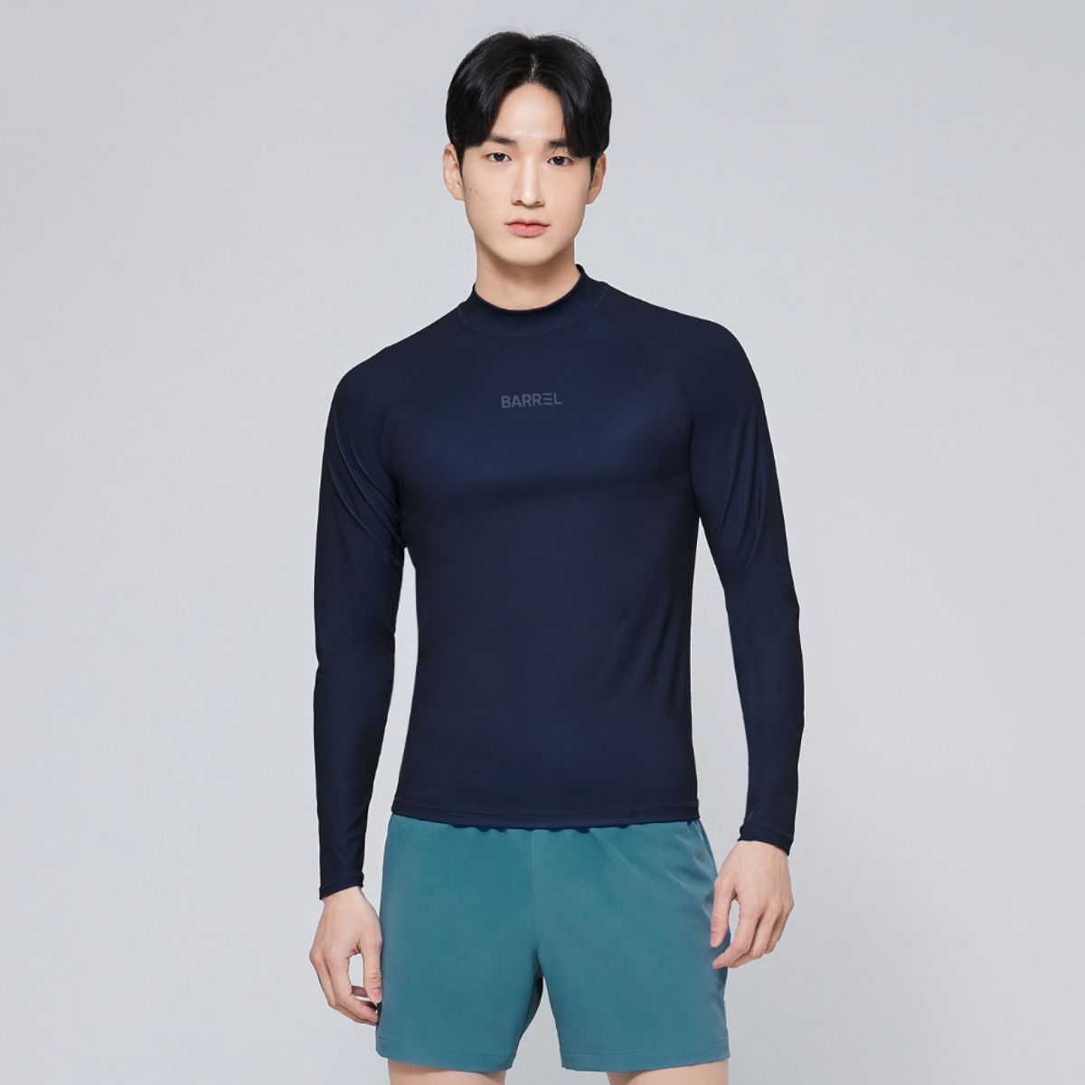 배럴(BARREL) 맨 에센셜 스탠다드핏 래쉬가드 네이비 (B3SMWRG001NAV)