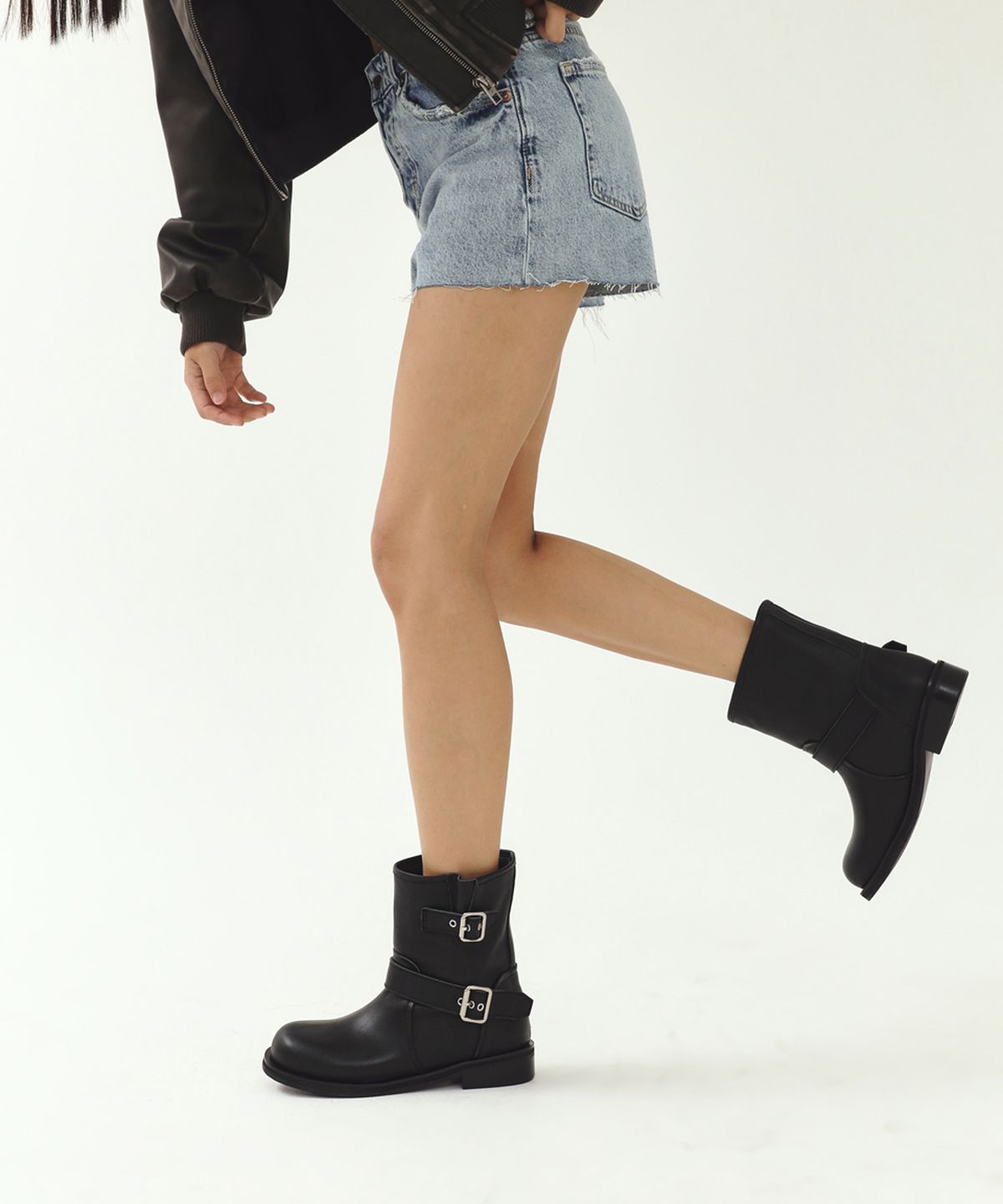 트윗비피(TWVP) MOON BIKER ANKLE BOOTS 문 바이커 앵클부츠 23S01BK