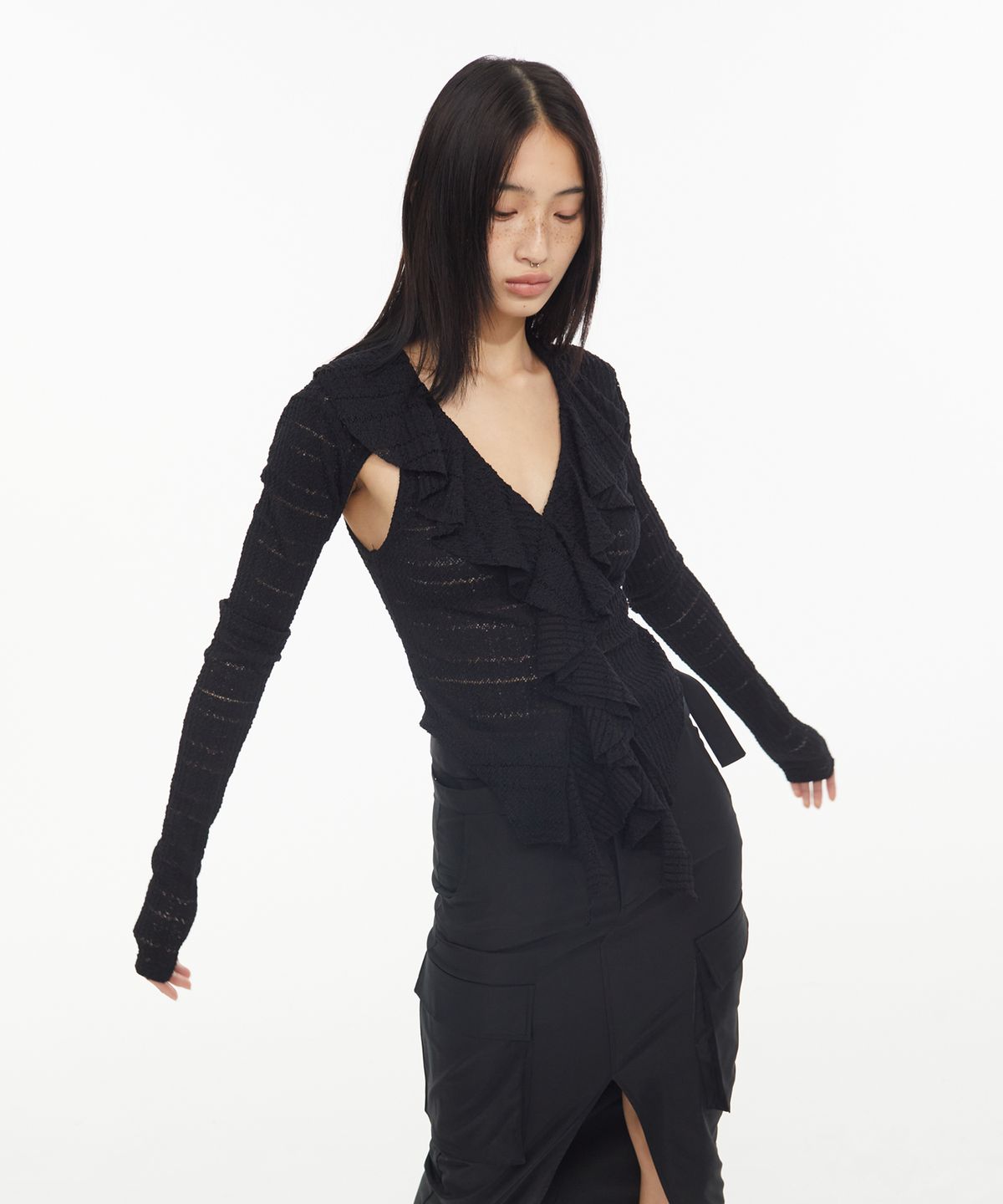 쿄(KYO) 컷아웃 프릴 져지 레이스 티 블랙