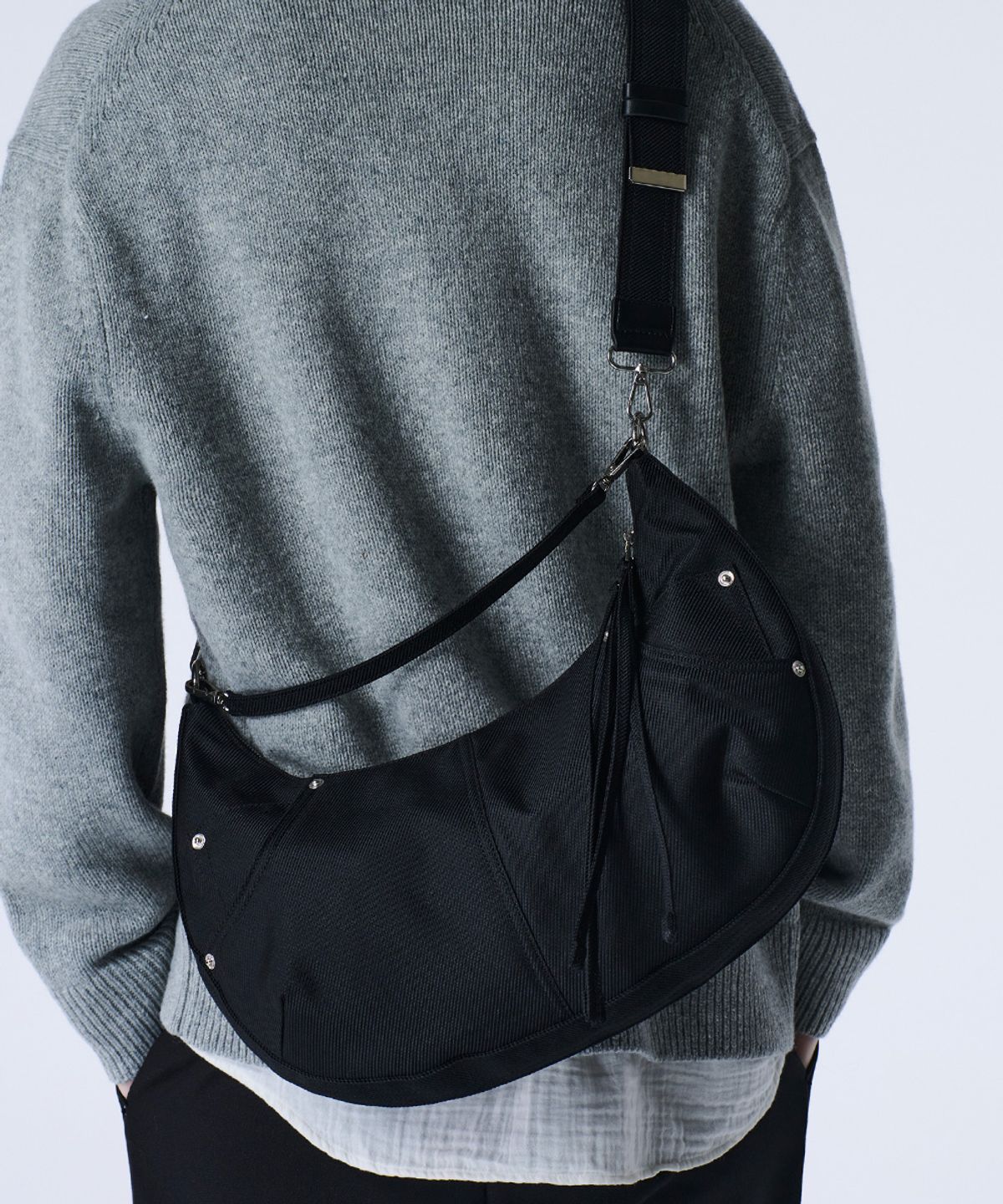메종미네드(MAISON MINED) TWO TONE SADDLEBAG BLACK