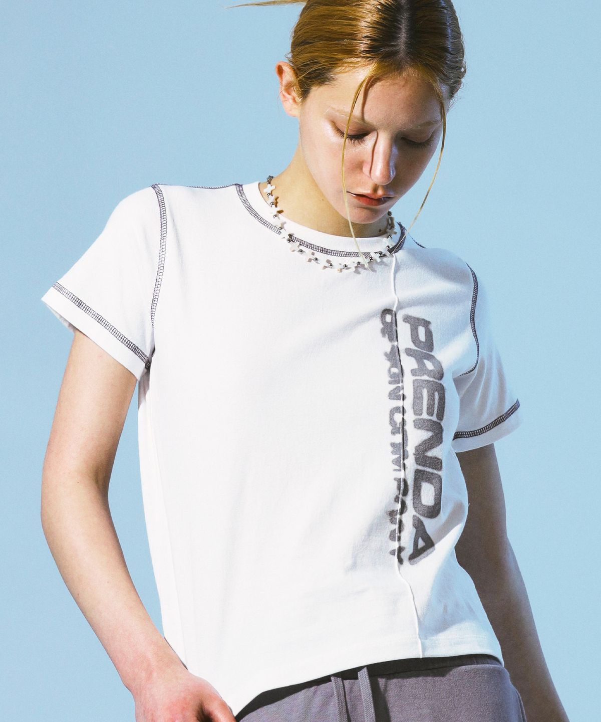 프렌다(PRENDA) SMUDGED LOGO TEE WHITE