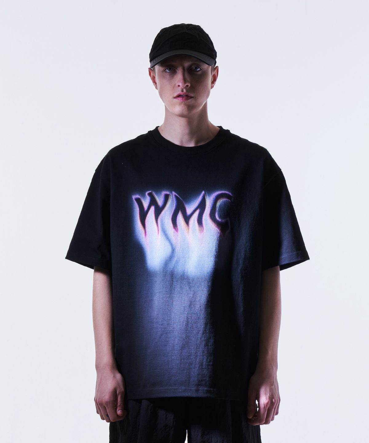 더블유엠씨(WMC) 일루젼 로고 티셔츠_BLACK