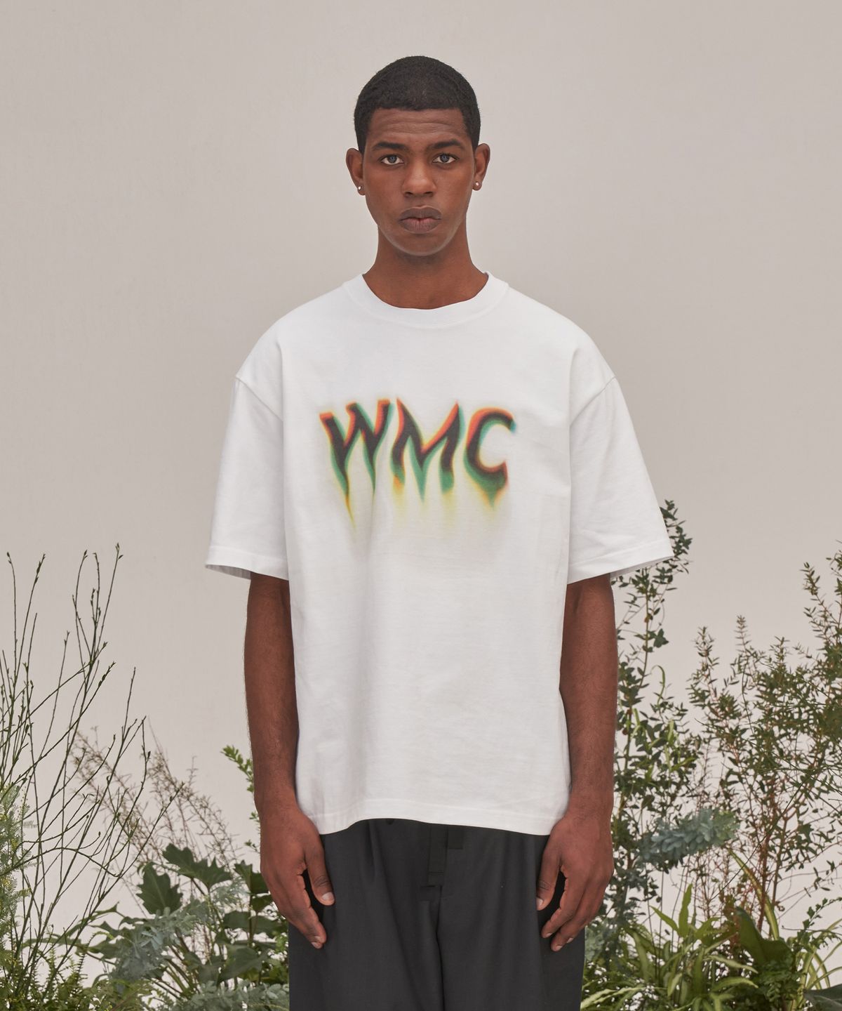 더블유엠씨(WMC) 일루젼 로고 티셔츠_WHITE