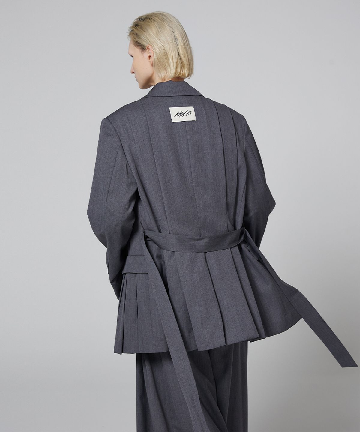 므아므(MMAM) Side pleated strap blazer