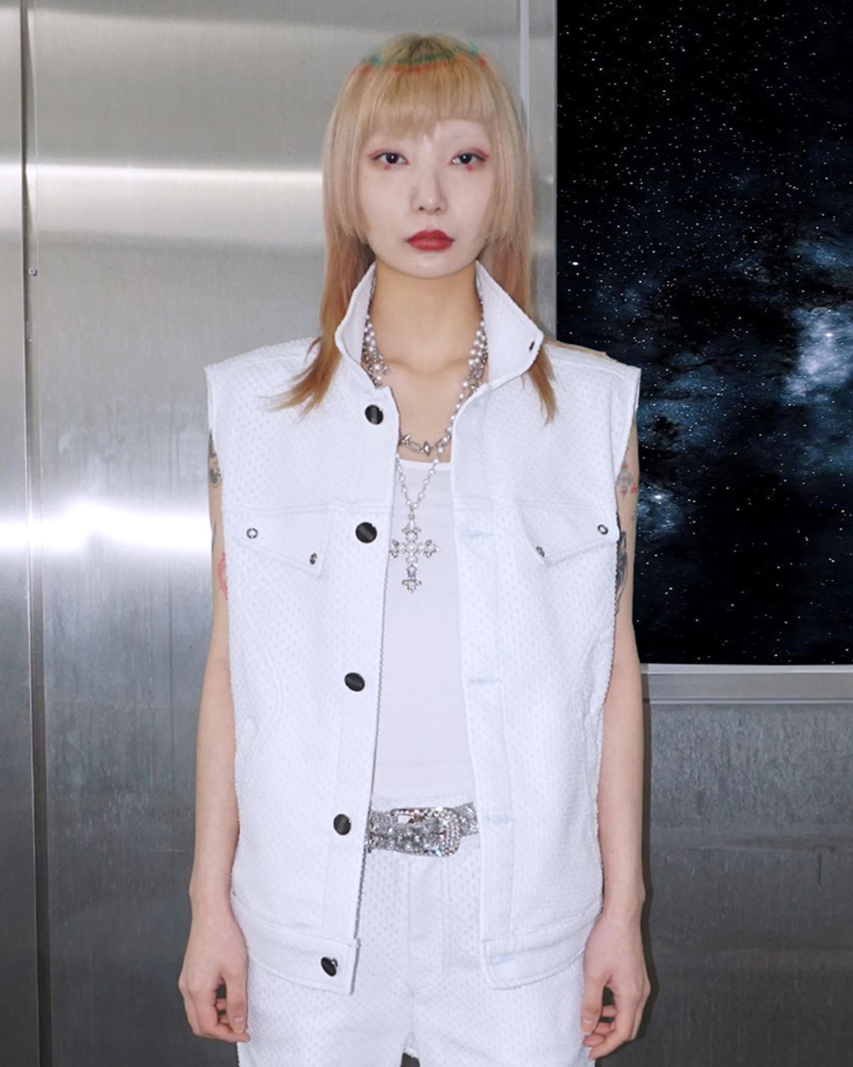 우빙(WOOVING) PUNCHING DENIM VEST (WHITE)