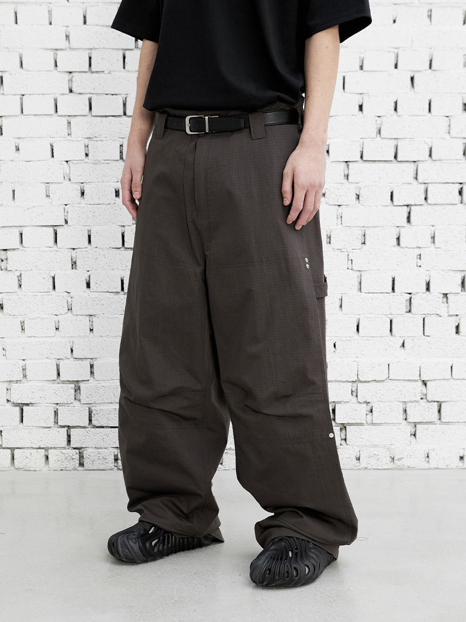 MUSINSA | IEY MAC CARPENTER PANTS Charcoal MUSINSA | IEY MAC CARPENTER PANTS Charcoal
