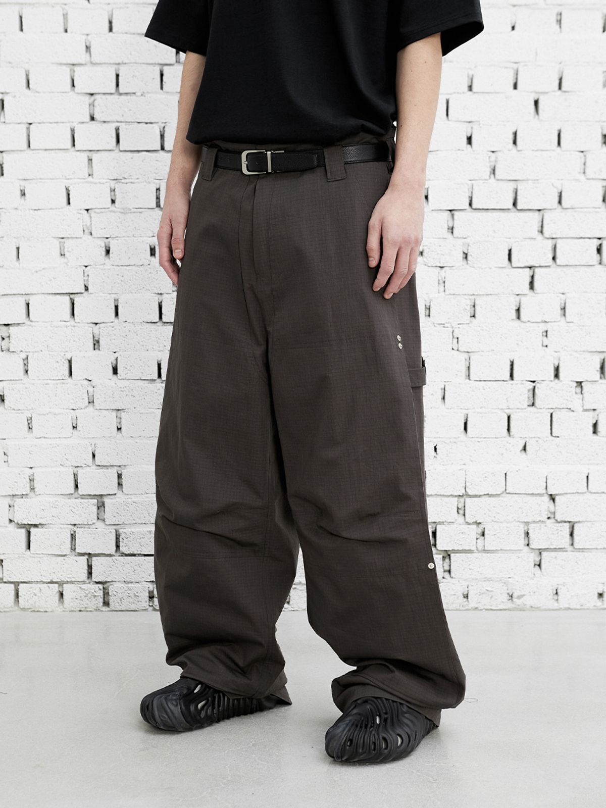 이에이(IEY) MAC CARPENTER PANTS Charcoal