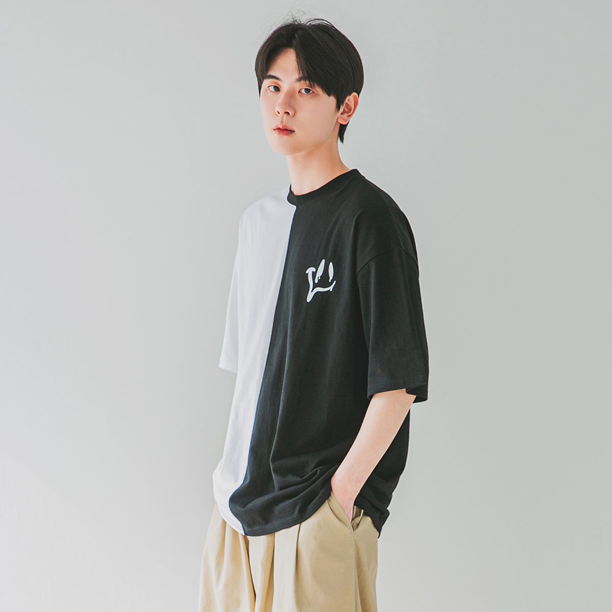 앨빈클로(ALVINCLO) 리버설 스마일링 오버핏 반팔티 AST4834 (2 COLOR)