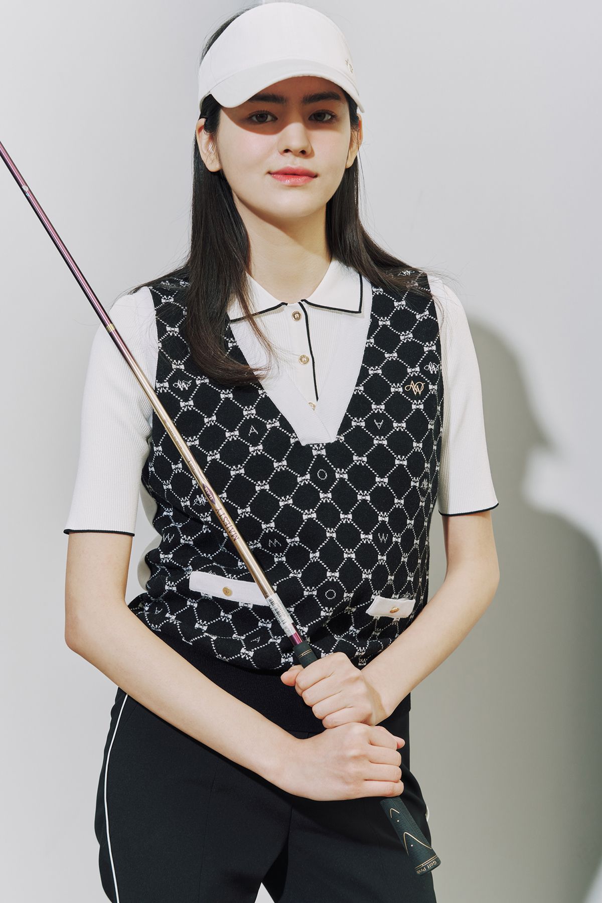 에이오더블유(AOW) SIGNATURE JAQUARD KNIT VEST