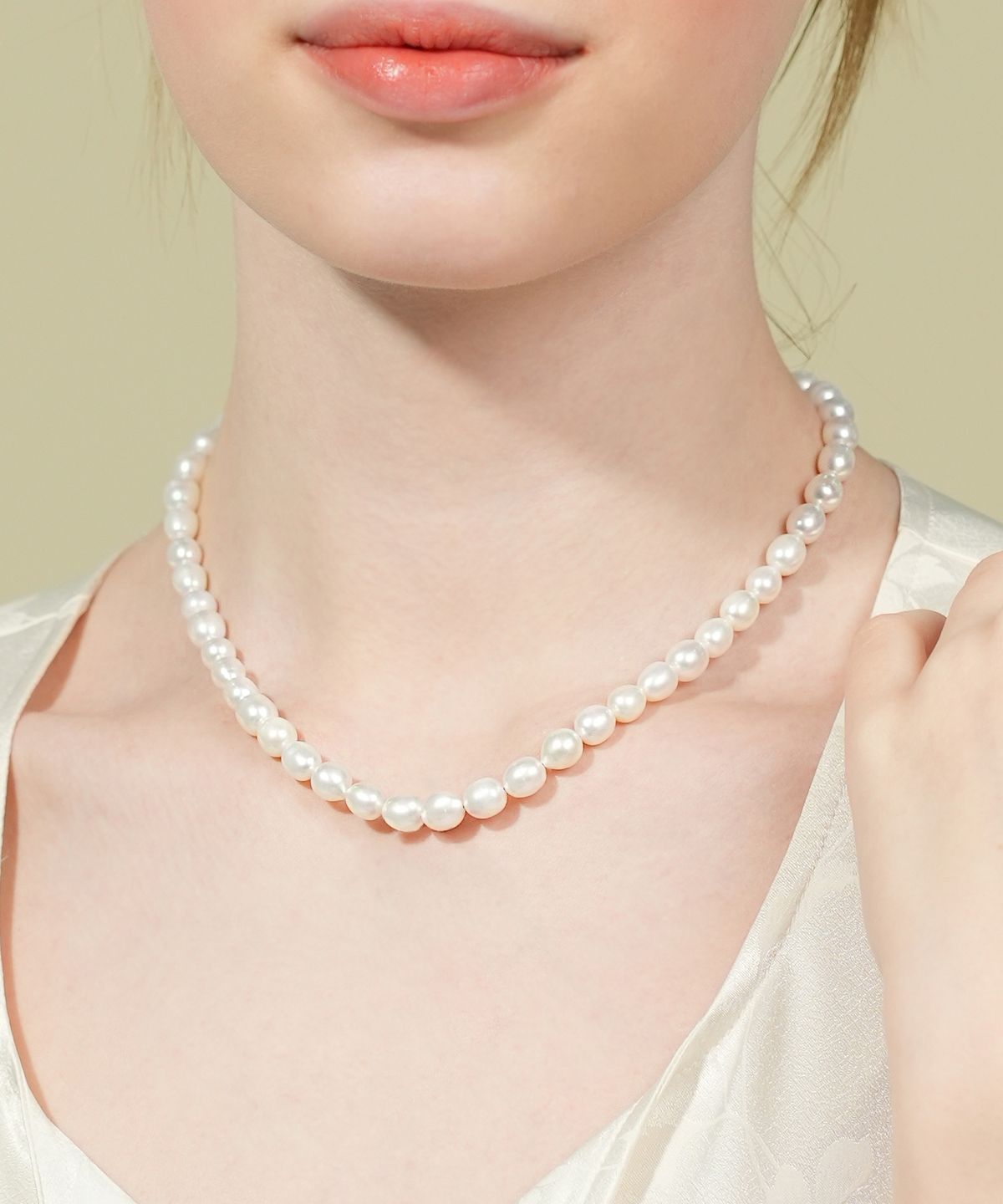 봉보(BONBEAU) Unique oval water pearl Necklace 유니크 밥풀 담수진주 레이어드 목걸이 7mm