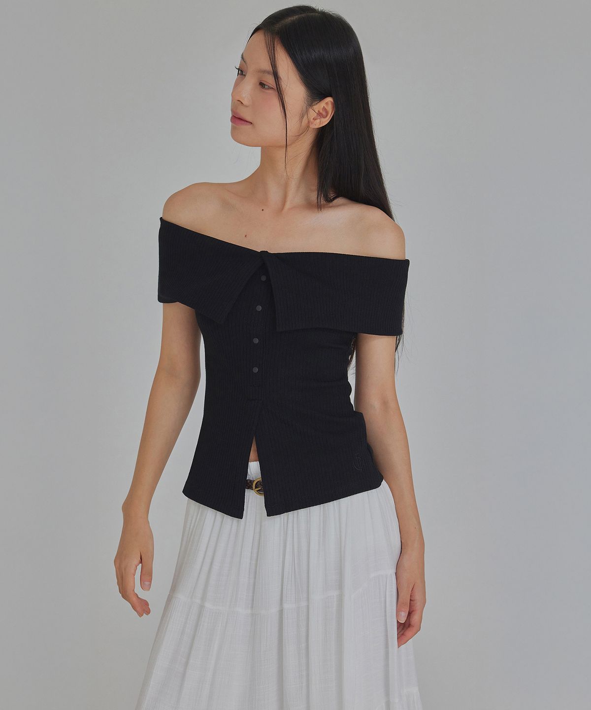 탑걸(TOPGIRL) RIBBED BUTTON-DOWN OFF SHOULDER TOP_T316TP128