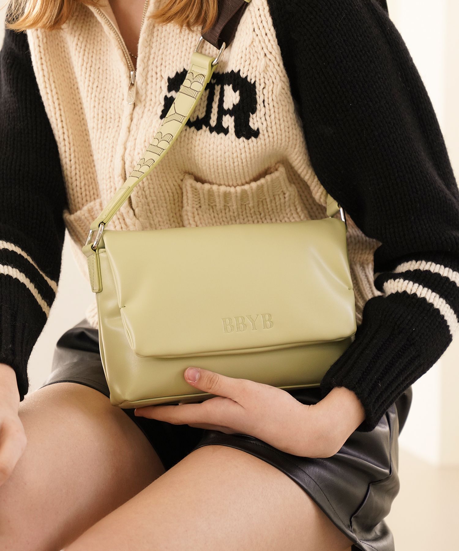 MUSINSA | BBYB Popa Unisex Small Messenger Bag (Sage Green)