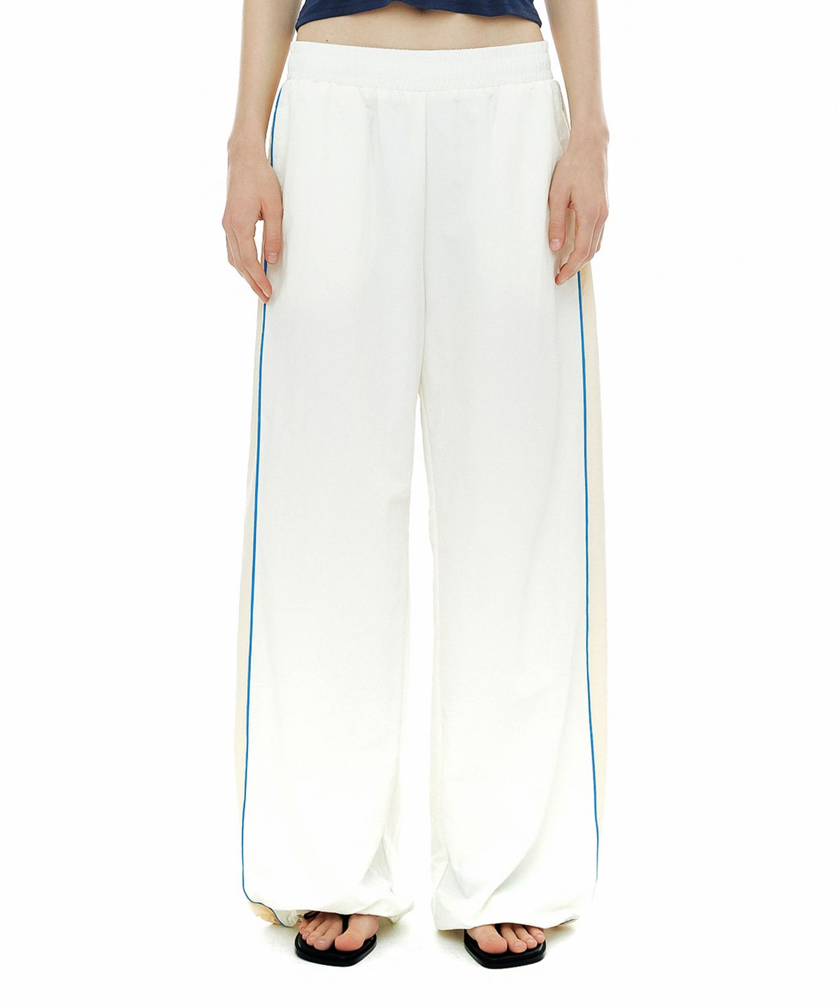 세릭(CERRIC) CONTRAST LINE TRACK PANTS / IVORY