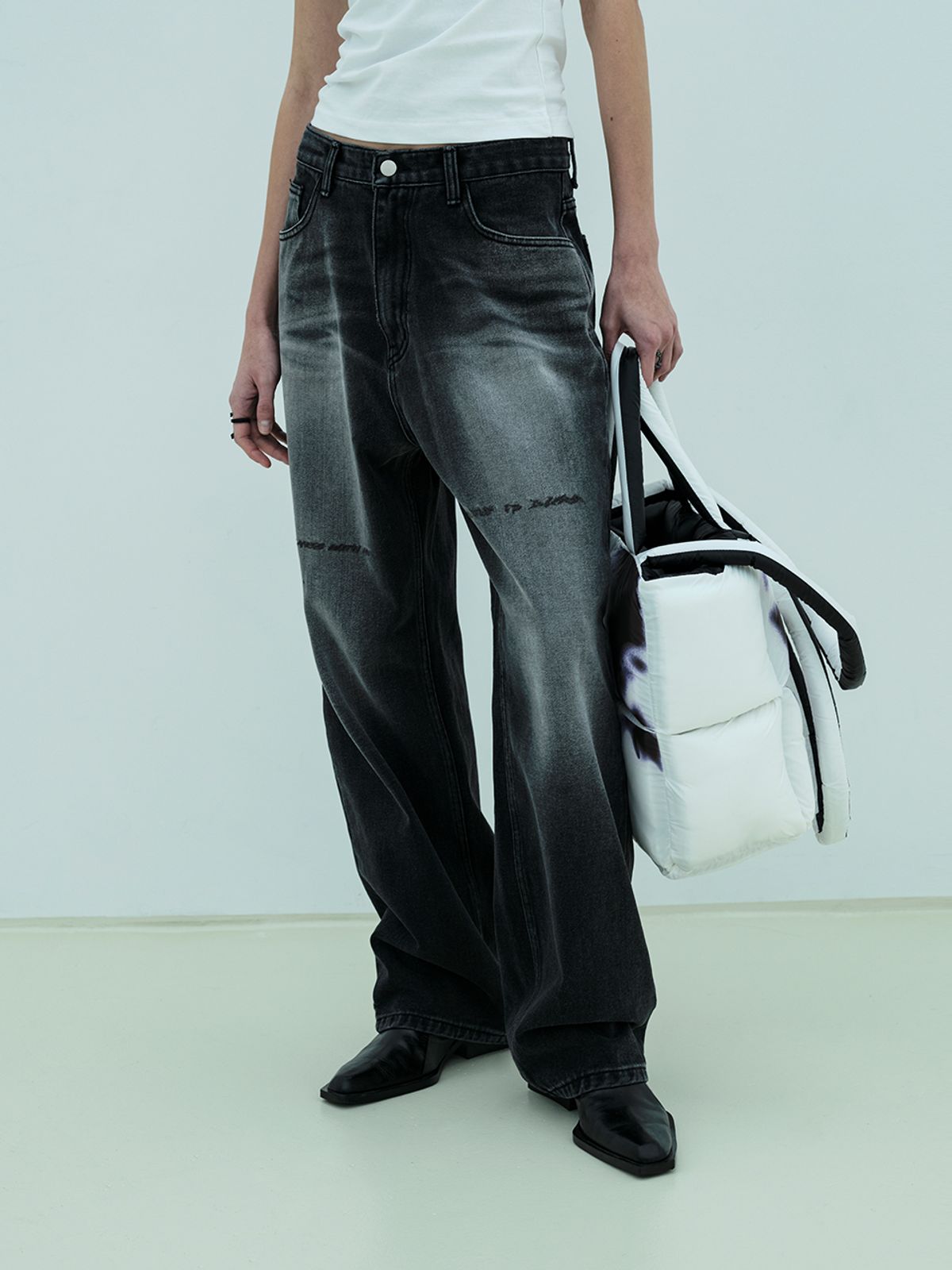 와이이이엘(YEEL) LOGO WASHING DENIM PANTS BLACK