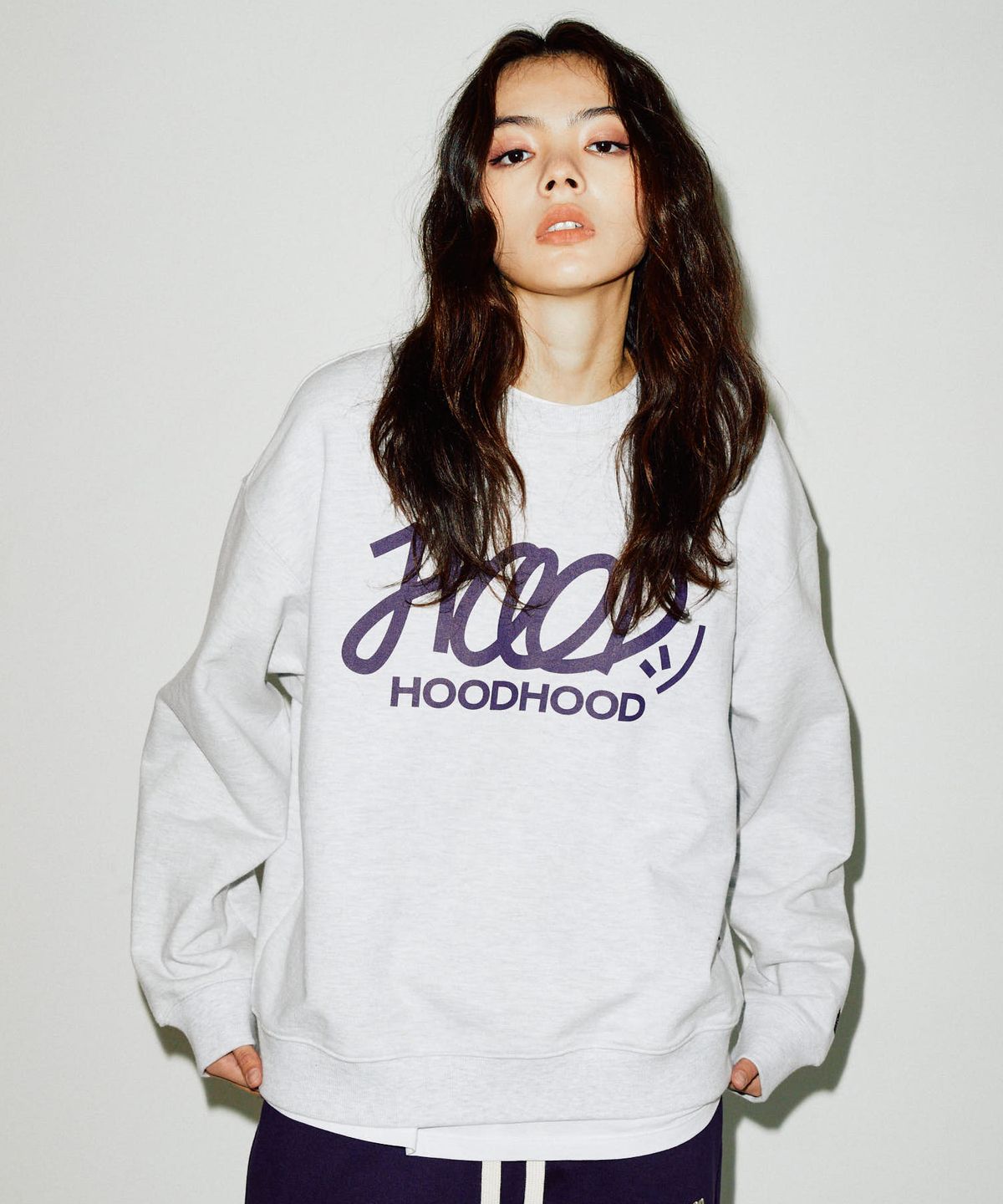 후드후드(HOODHOOD) 시그니처 로고 맨투맨 멜란지화이트
