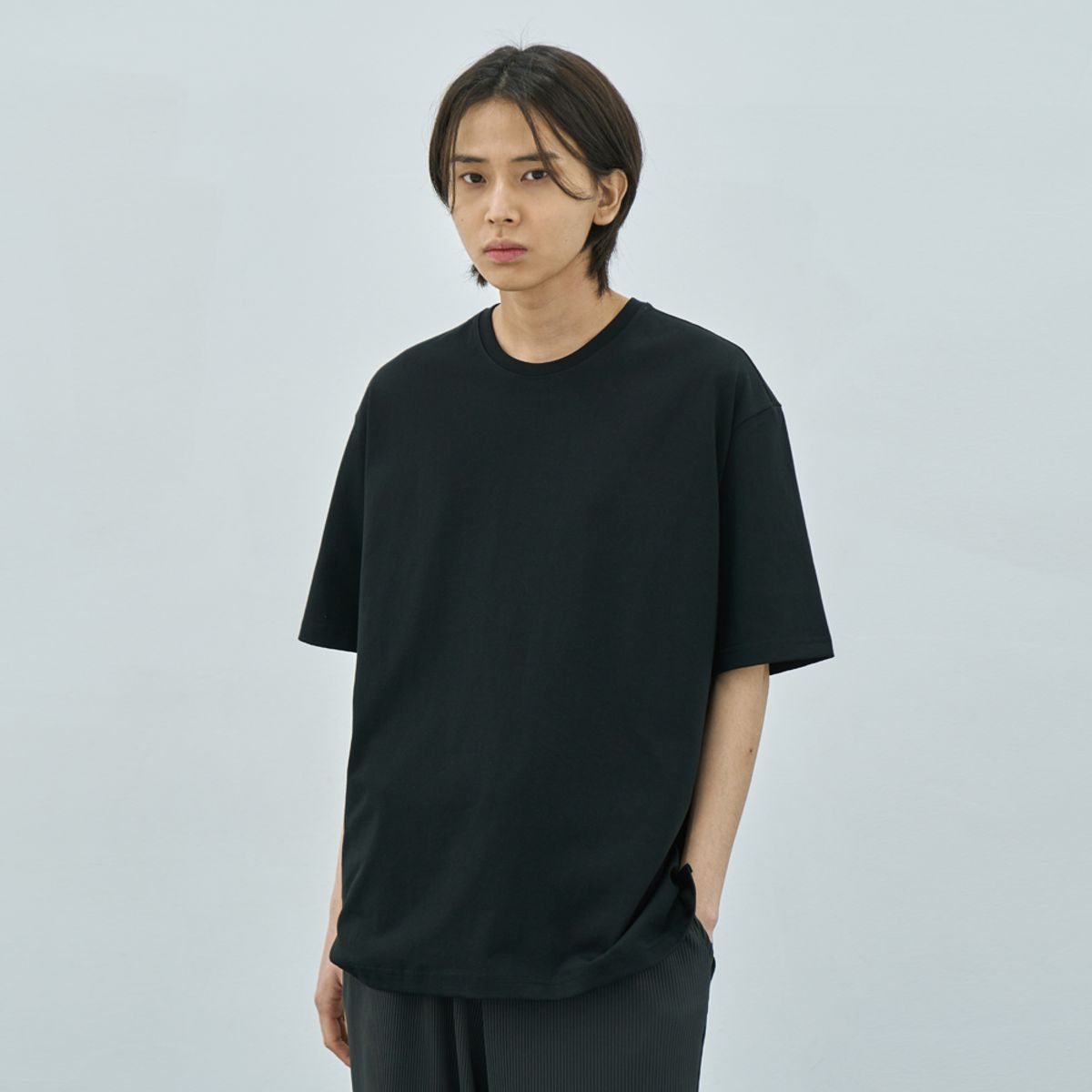 어레이드(ARRAYED) 릴렉스드 코튼 라운드 하프 슬리브 티셔츠 [BLACK]