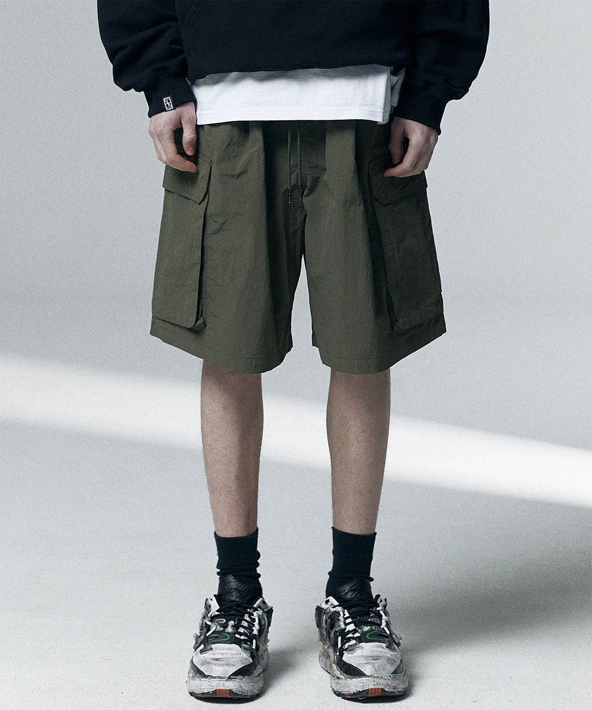 낫포너드(NOT4NERD) Nylon Big Pocket Wide Shorts - Khaki