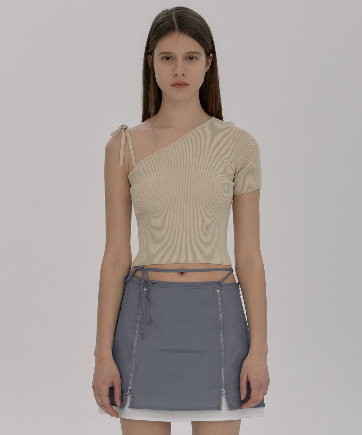 오아이오아이 컬렉션(OIOI COLLECTION) ONE SHOULDER KNIT TOP [BUTTER]