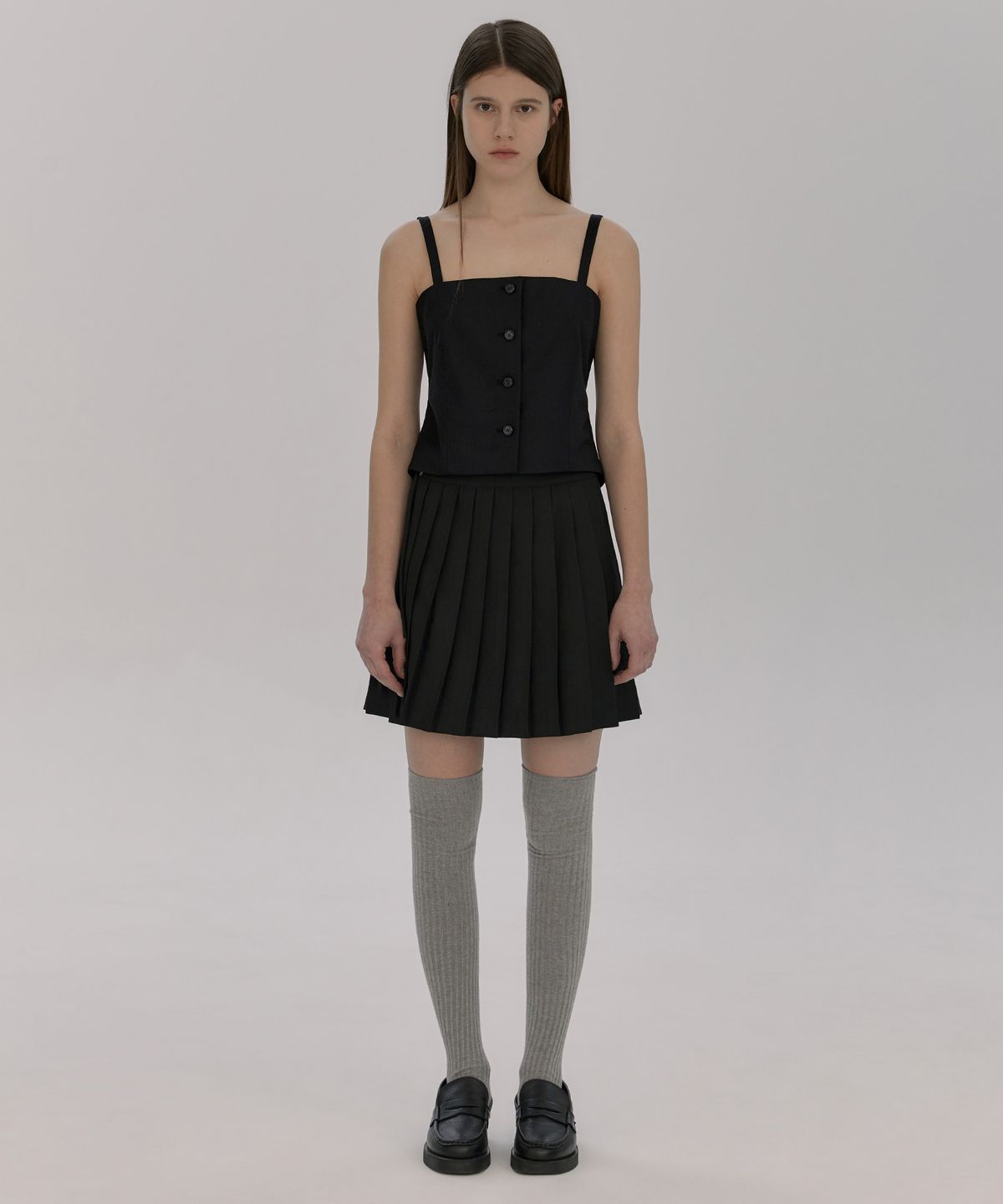 오아이오아이 컬렉션(OIOI COLLECTION) CUT-OUT PLEATS SKIRT [BLACK]