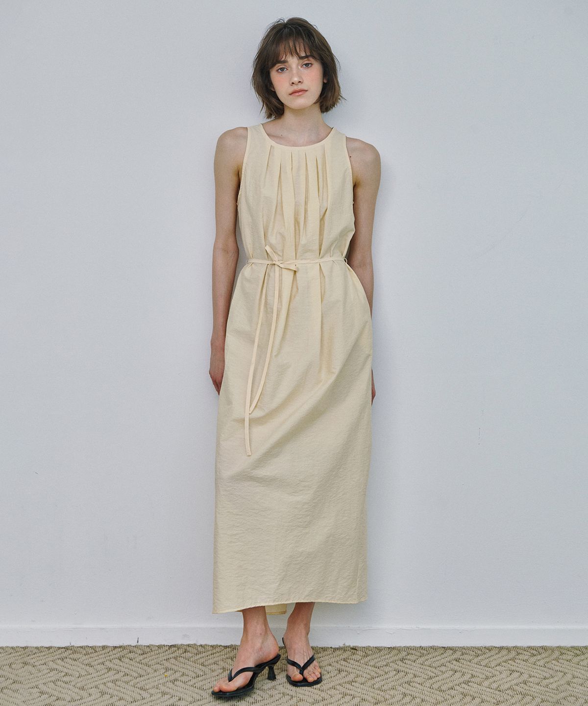마롯(MARROT) BACK SLIT STRING DRESS_BUTTER