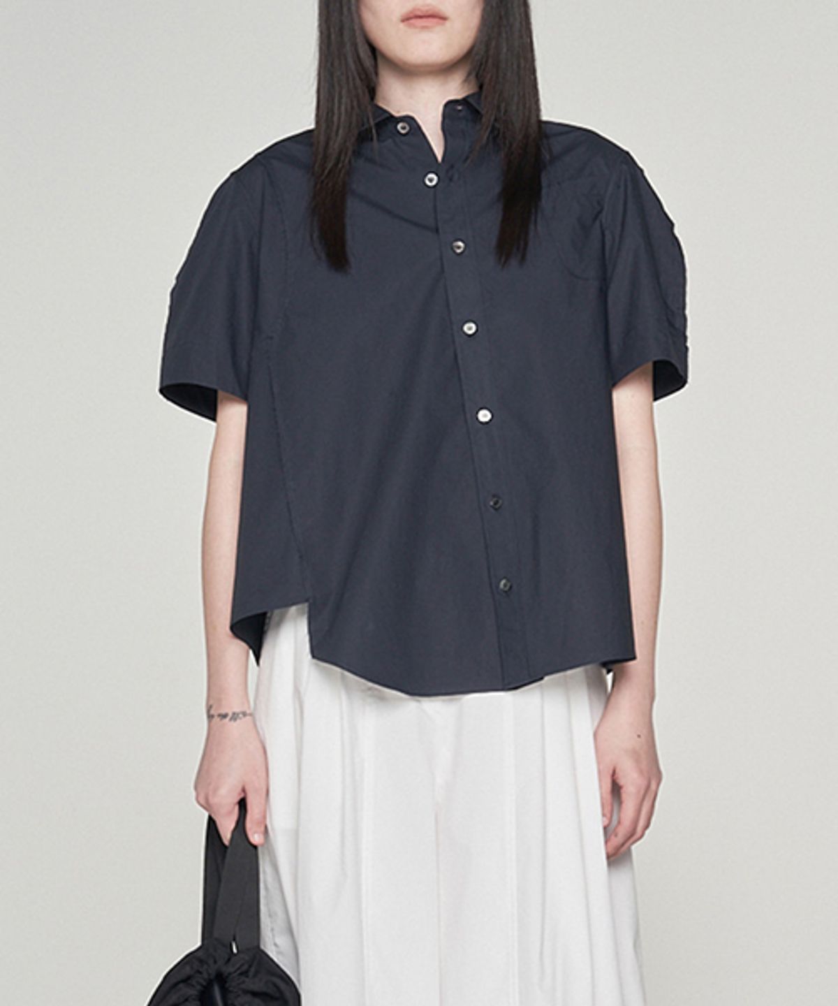 래코드(RECODE) [여성] Asymmetry Short Sleeve Blouse_RQSAM23556NYX