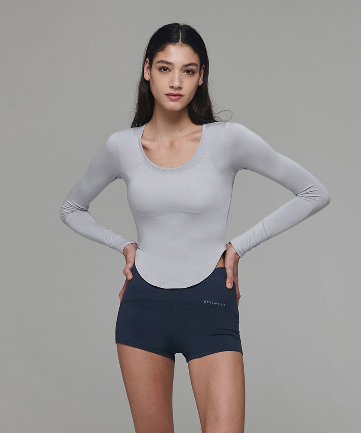 데비웨어(DEVIWEAR) 뮤즈 라운딩 티셔츠 DEVI-T0090-모브그레이