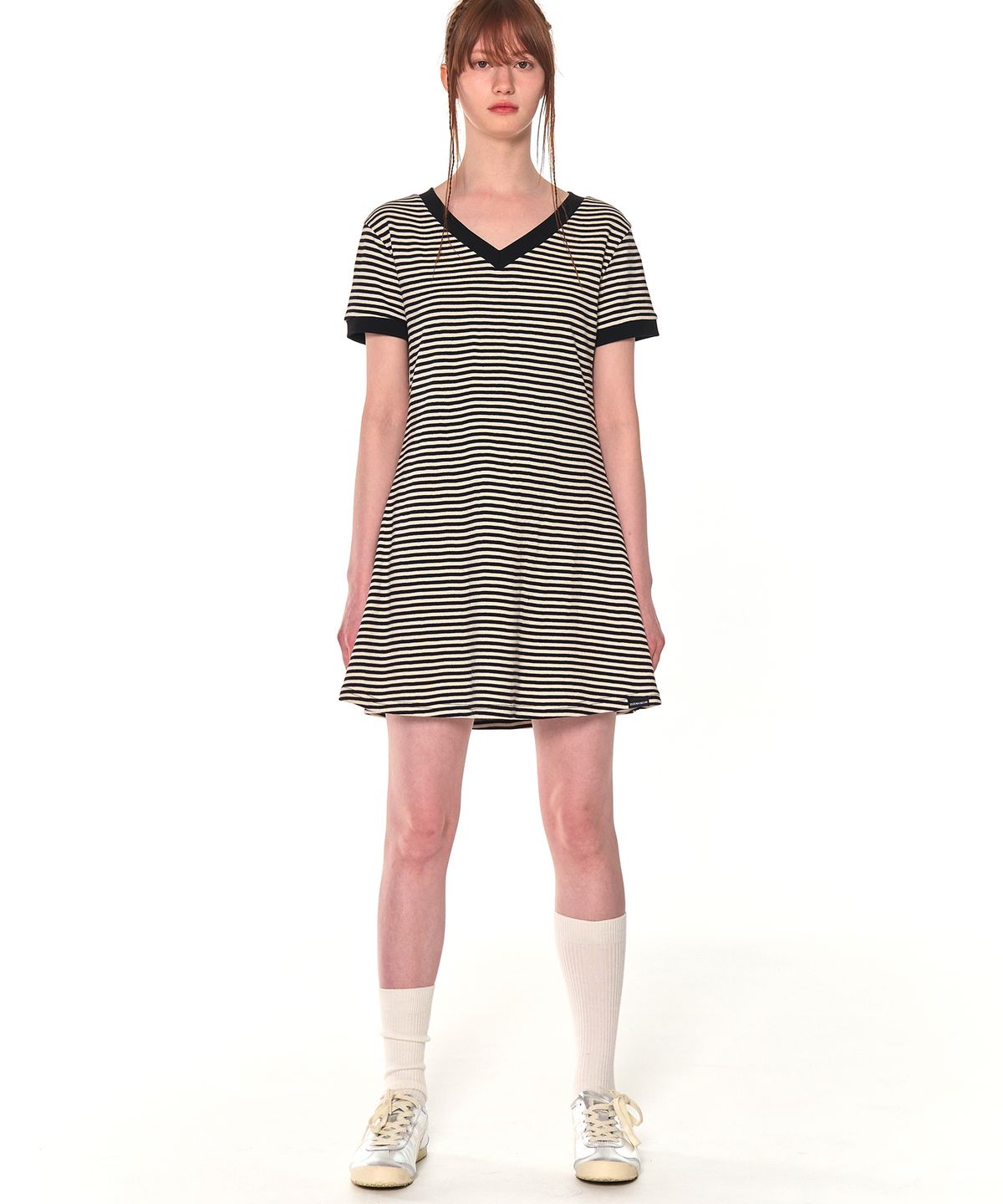지제뮤지엄(ZIZEMUSEUM) V NECK STRIPE OPS (WHITE)