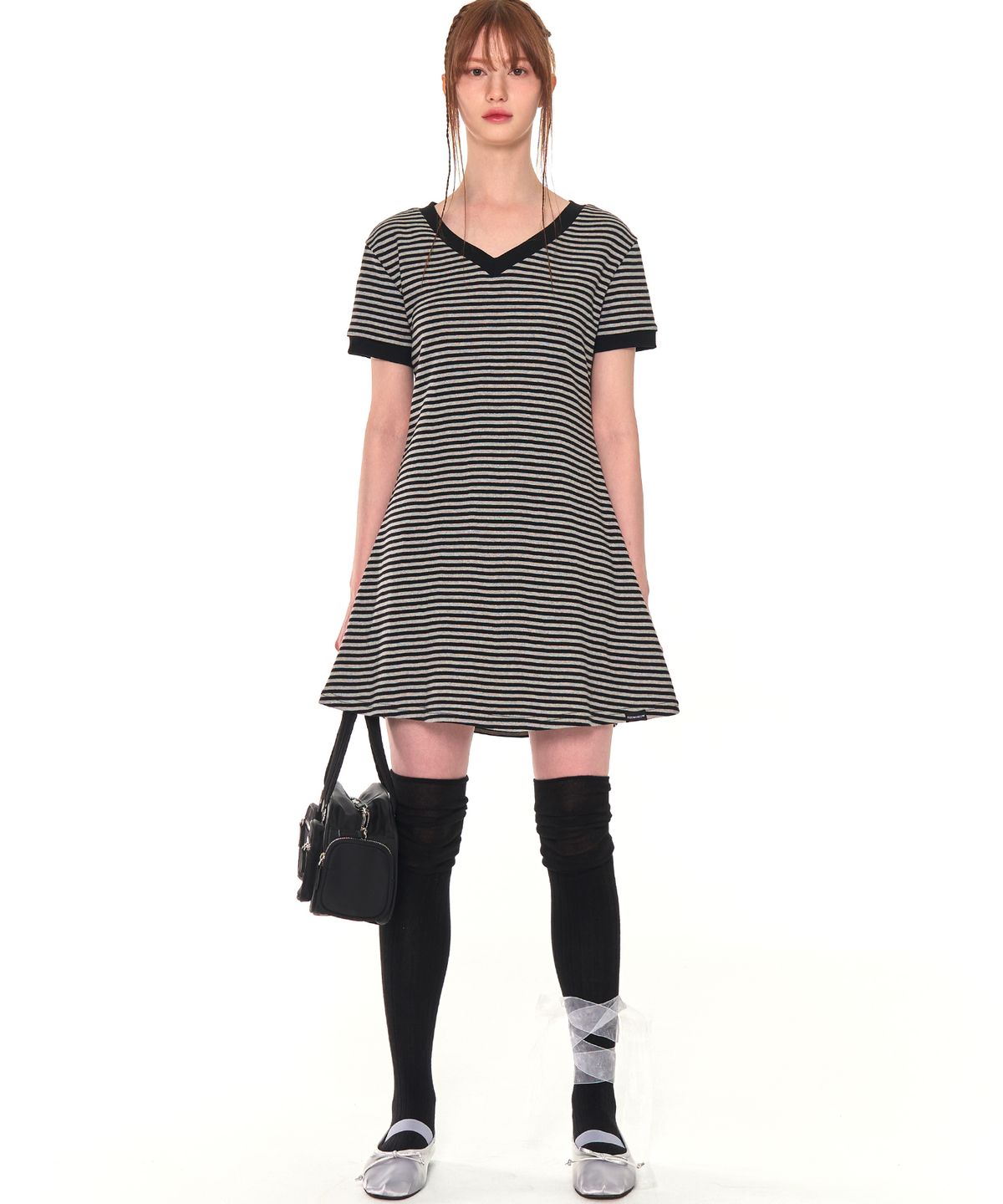 지제뮤지엄(ZIZEMUSEUM) V NECK STRIPE OPS (GRAY)