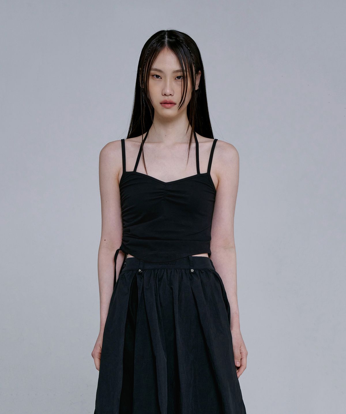 진주유즈(JINJUSE) HALTER NECK SHIRRING SLEEVELESS TOP [BLACK]